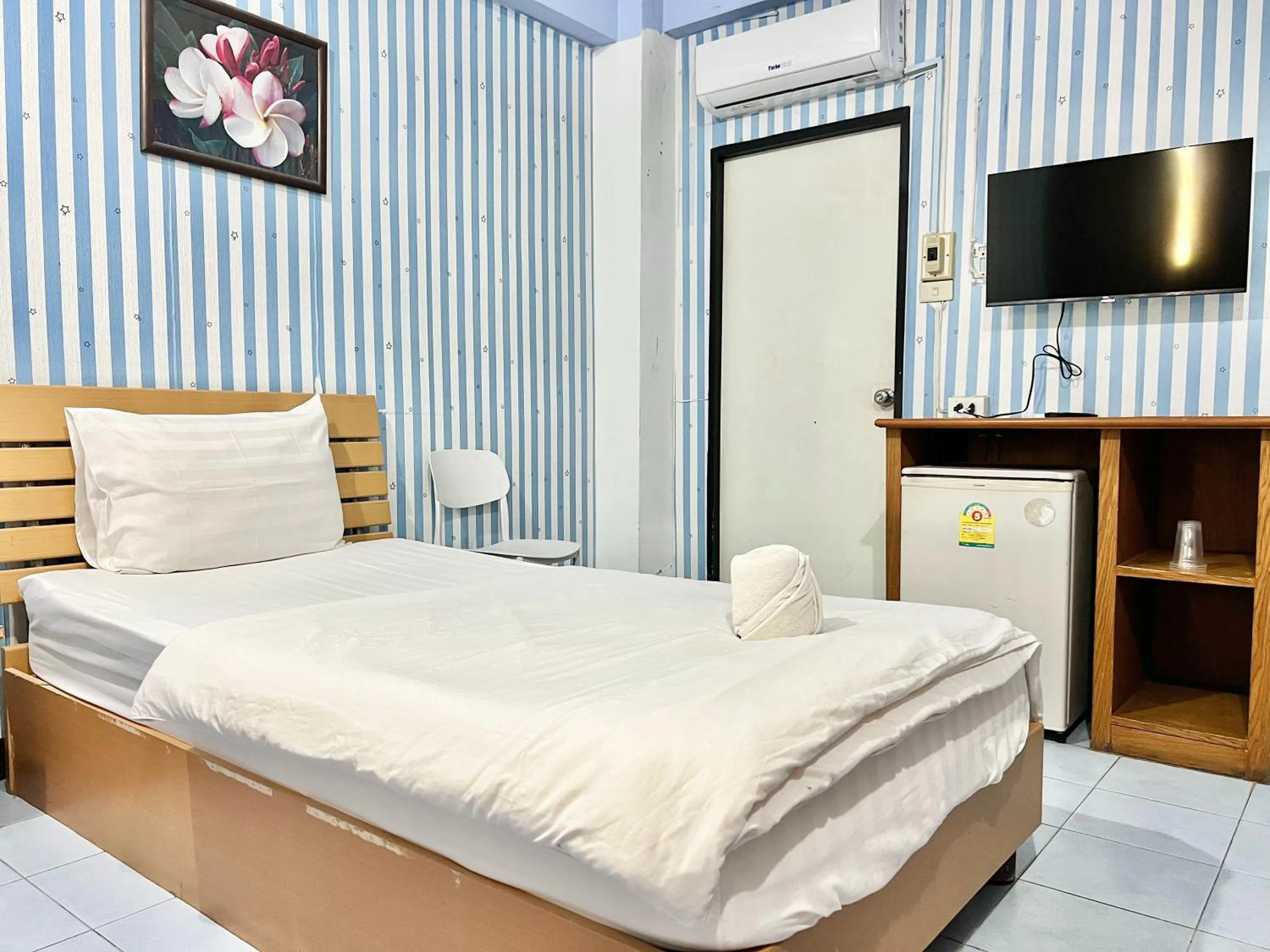 Bedroom, Bed in Jamjuree Place