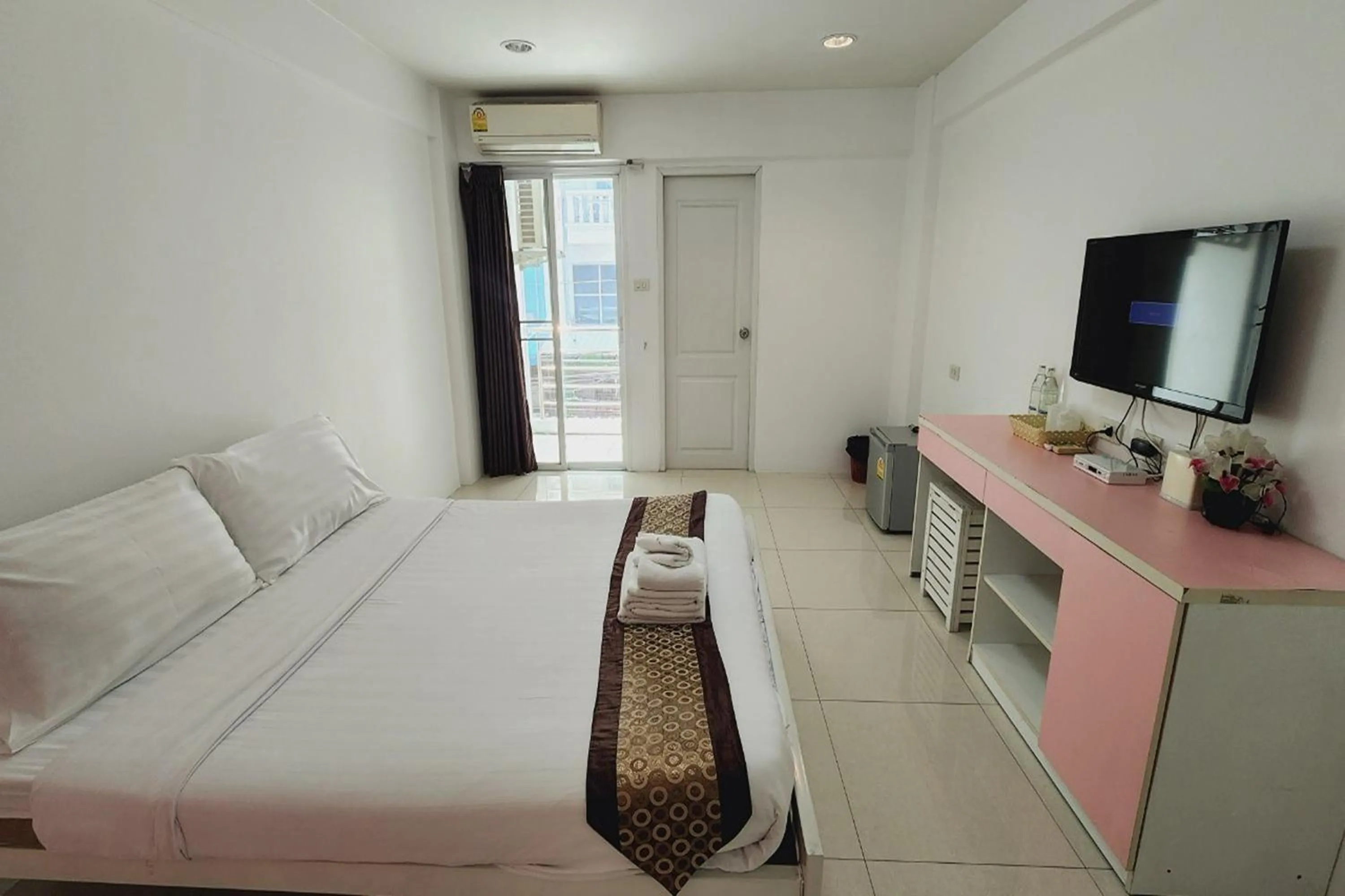 Bed in Zenith Life Hotel