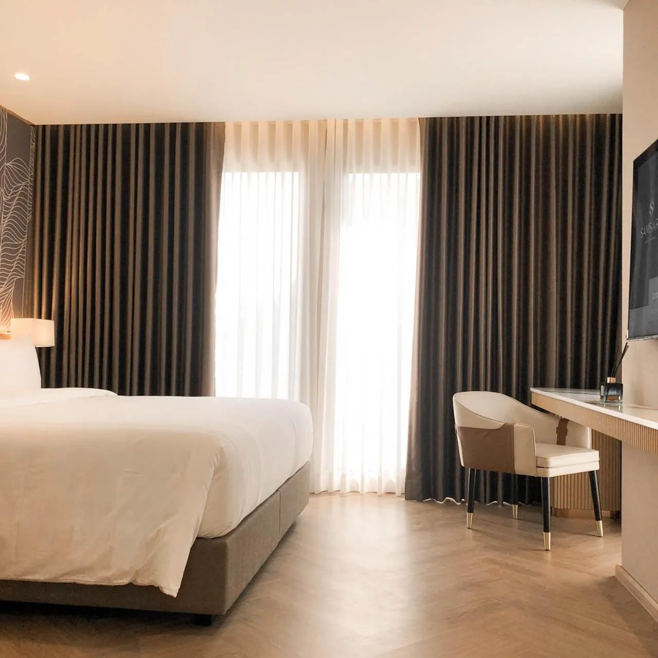 Bedroom, Bed in Samsara Hotel Pattaya