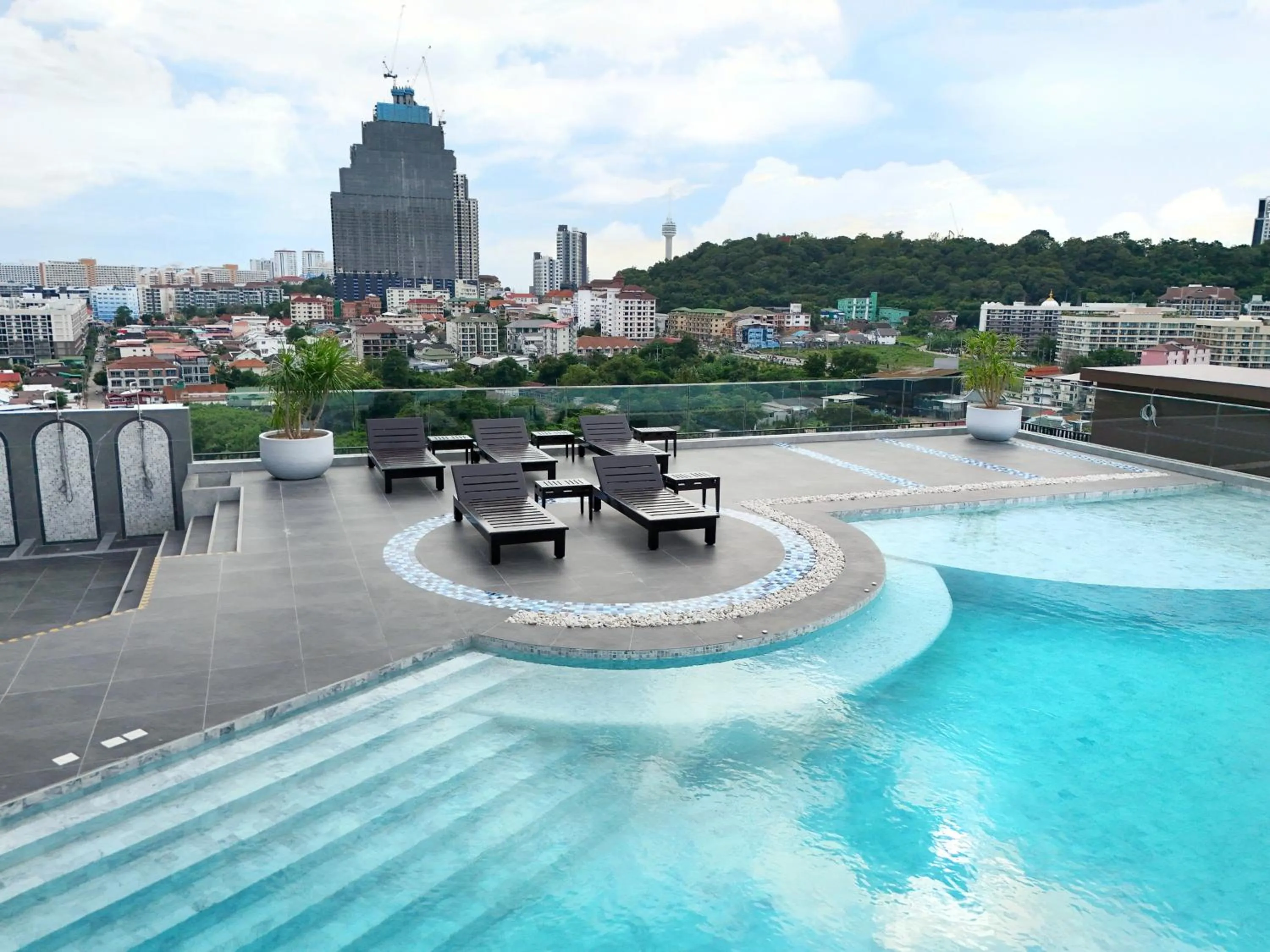 Swimming pool in Samsara Hotel Pattaya