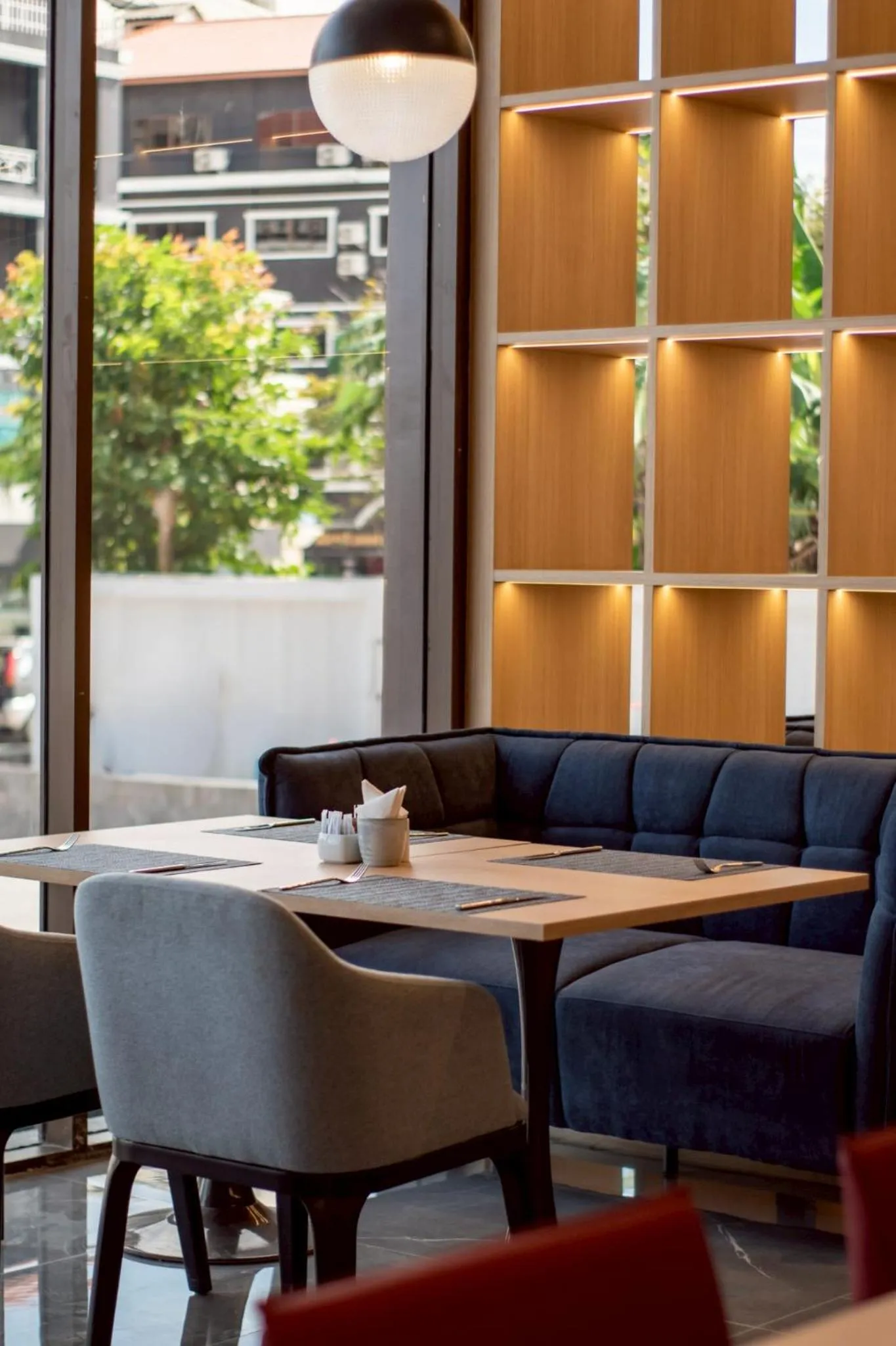 Restaurant/places to eat in Samsara Hotel Pattaya