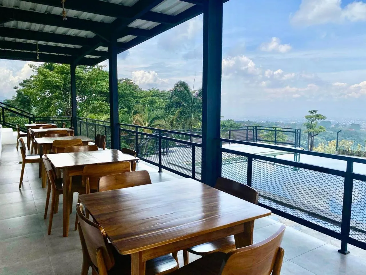 Restaurant/places to eat in Tebing View Glamping, Azana Hotels Collection