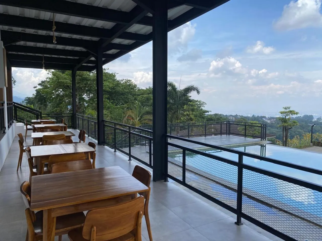 Restaurant/places to eat in Tebing View Glamping, Azana Hotels Collection