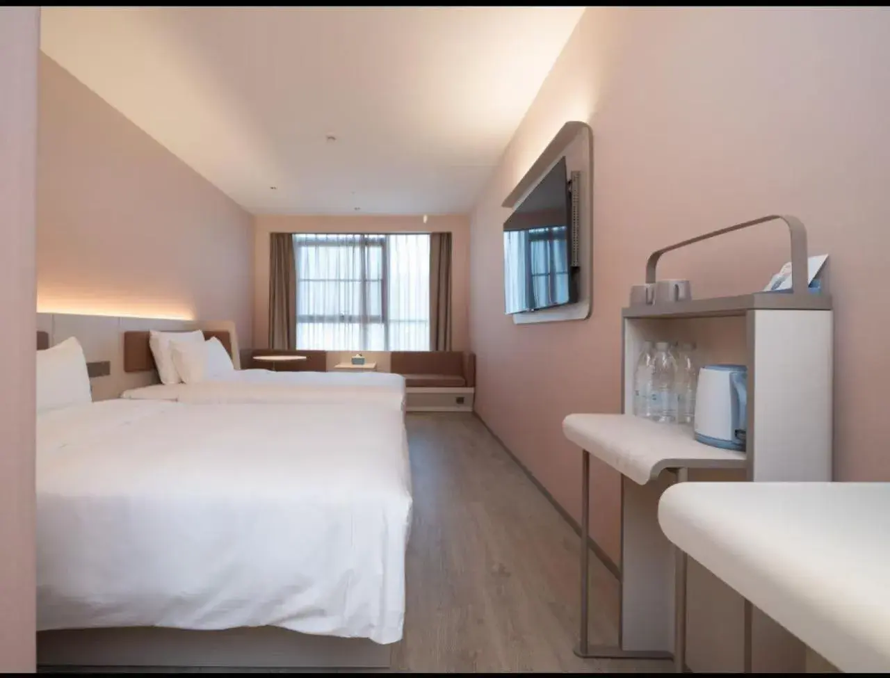Twin Room - single occupancy in Hanting Hotel Shanghai Lingang New City Wanda Plaza Twin Room - single occupancy in Hanting Hotel Shanghai Lingang New City Wanda Plaza