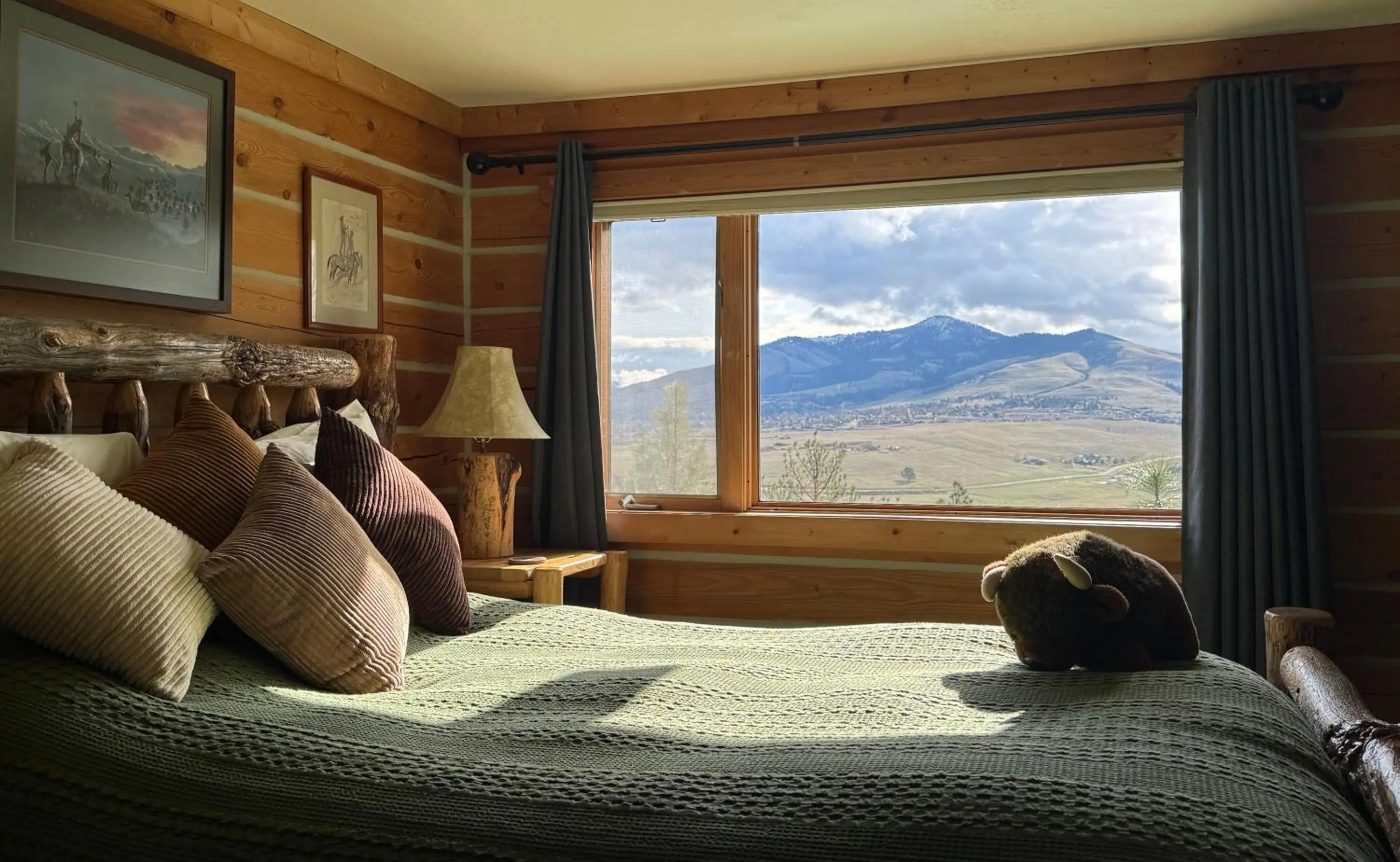 Mountain view, Bed in Blue Mountain Bed and Breakfast