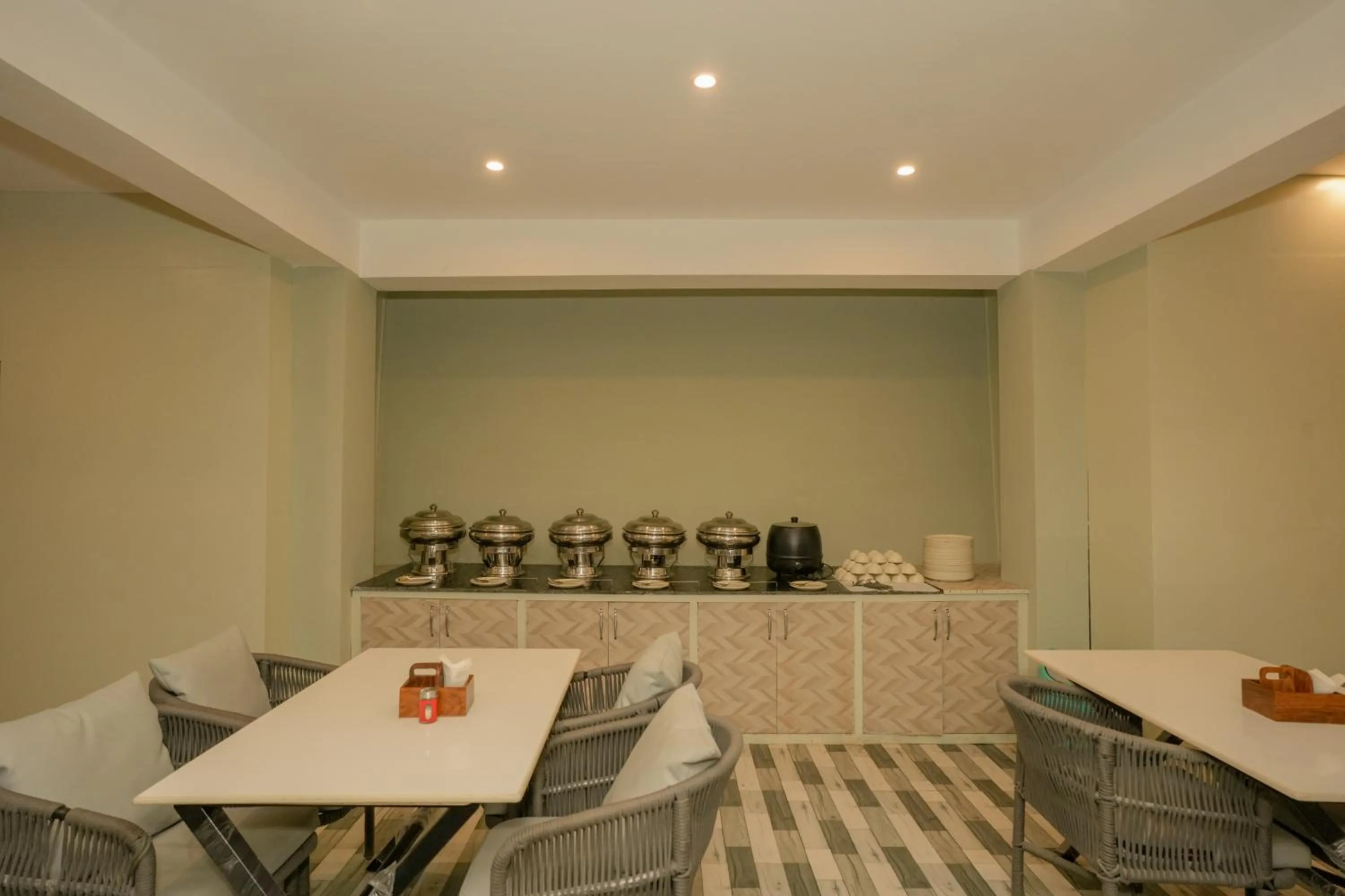 Restaurant/places to eat in The Himalayan Stories - A Riverside Heaven Resort