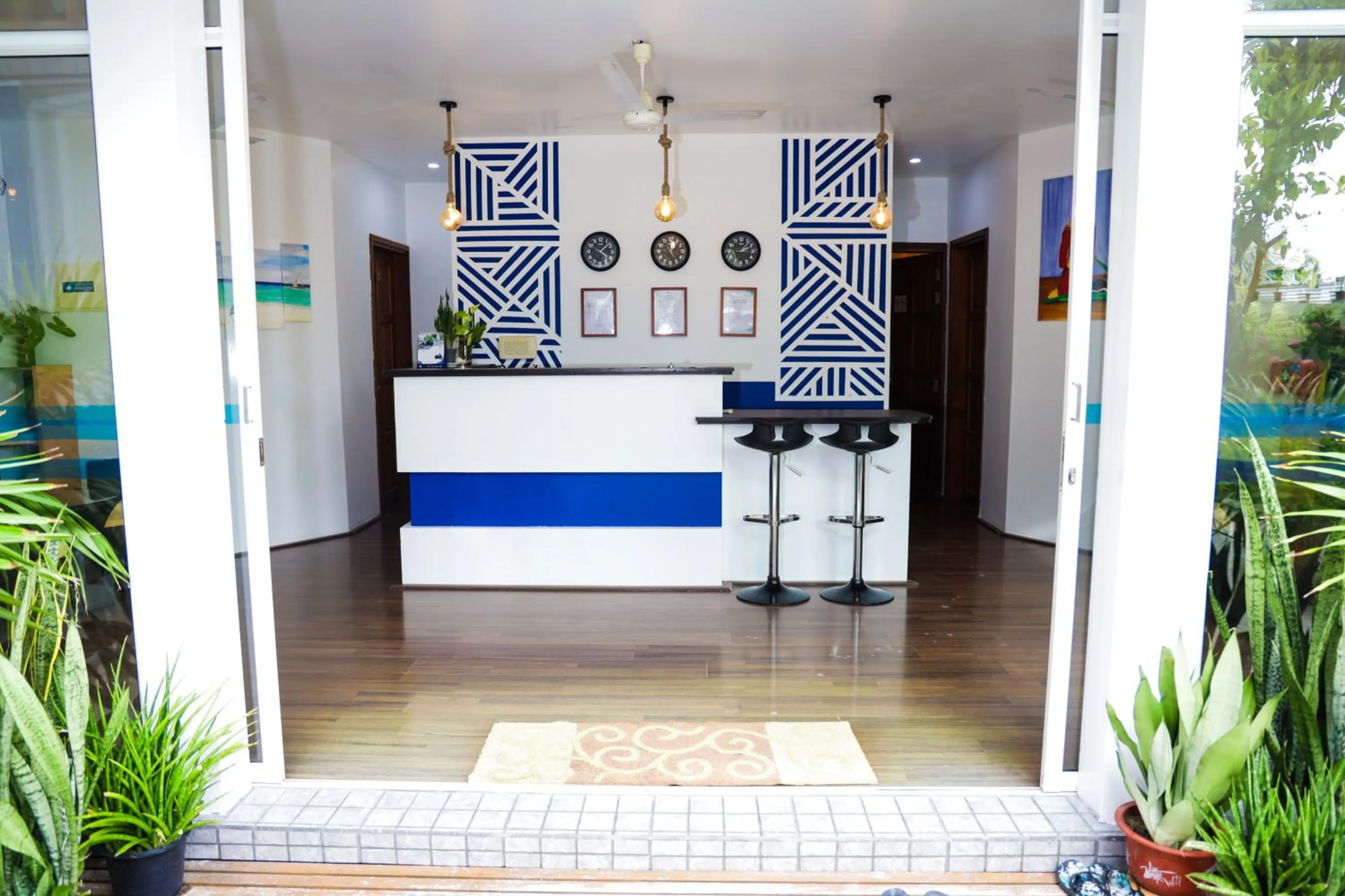 Facade/entrance in Palm Residence