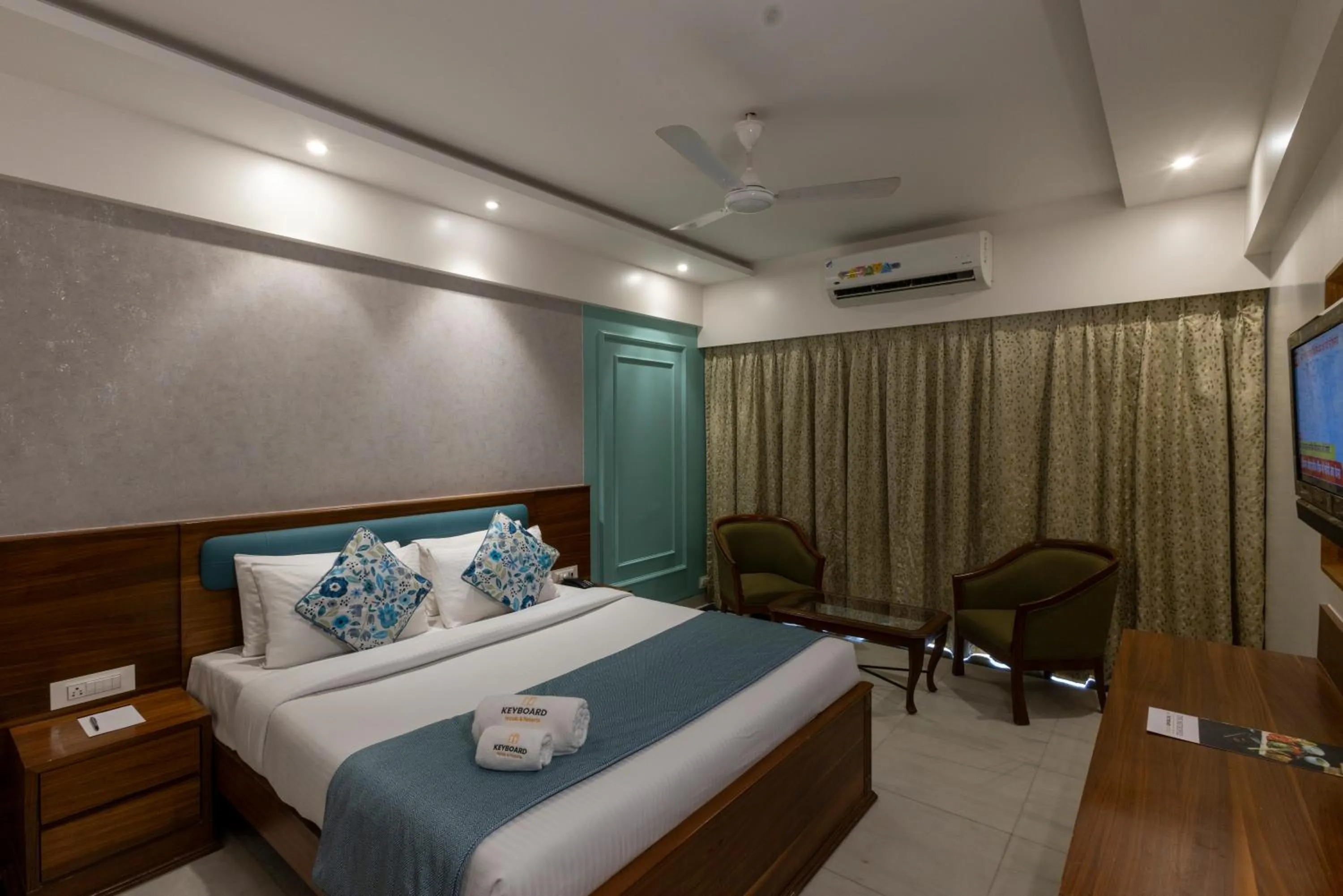 Photo of the whole room, Bed in The Metropole by Keyboard Hotels