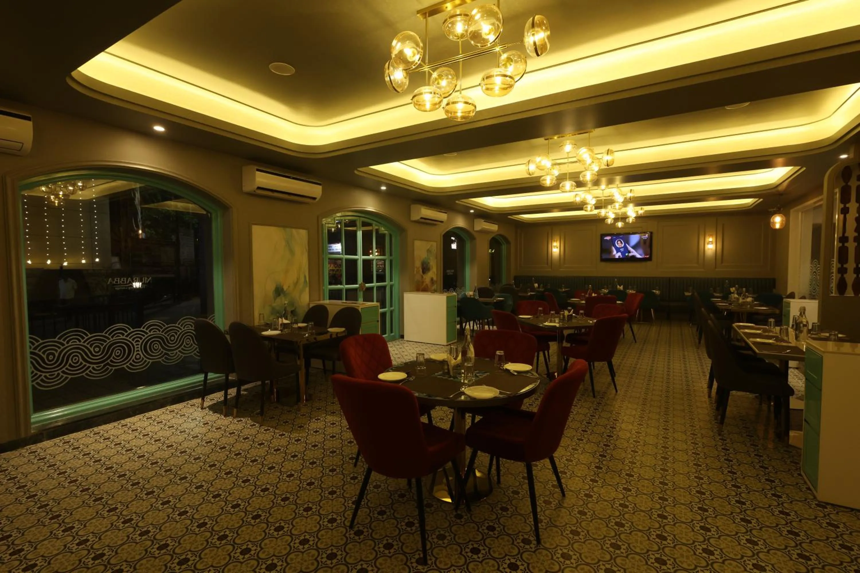 Restaurant/places to eat in The Metropole by Keyboard Hotels