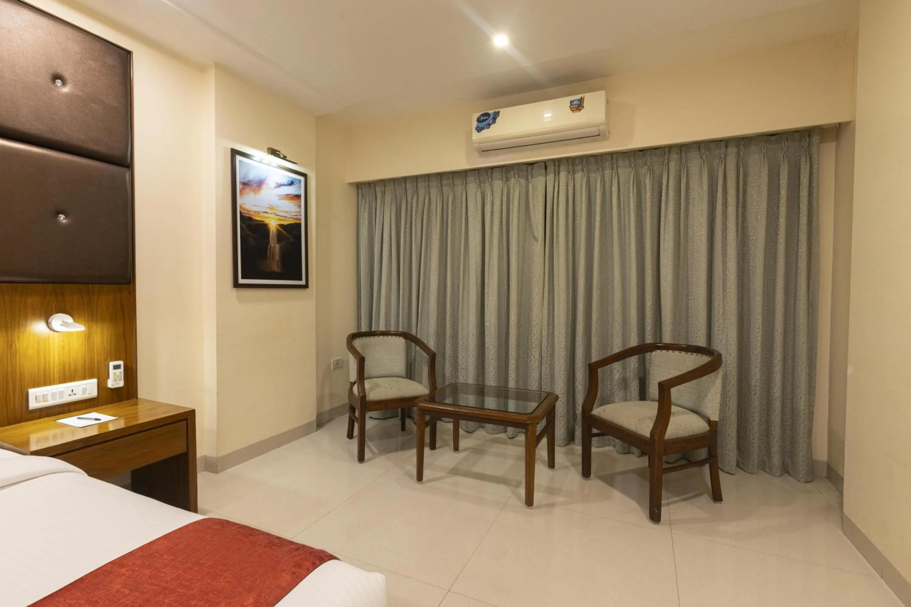 Bed in The Metropole by Keyboard Hotels