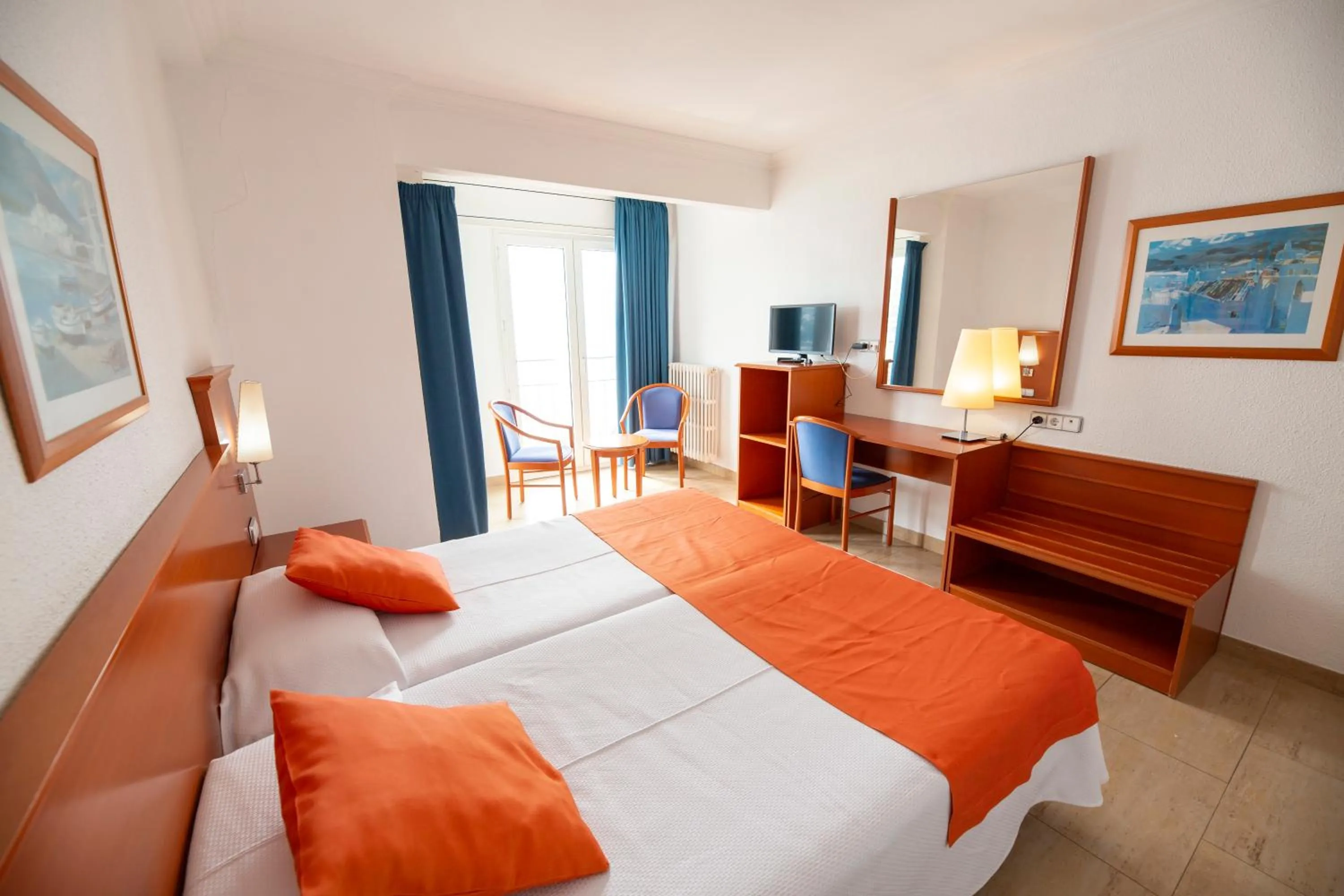 Photo of the whole room, Bed in Hotel Risech