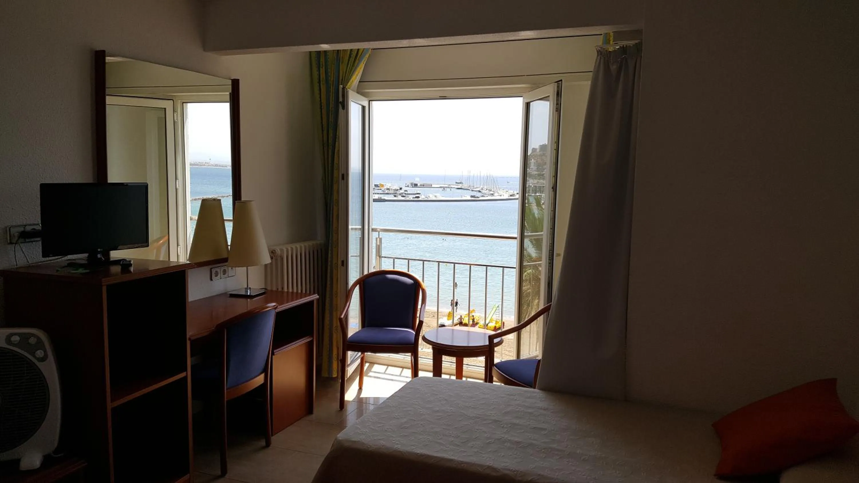 Sea view, Bed in Hotel Risech