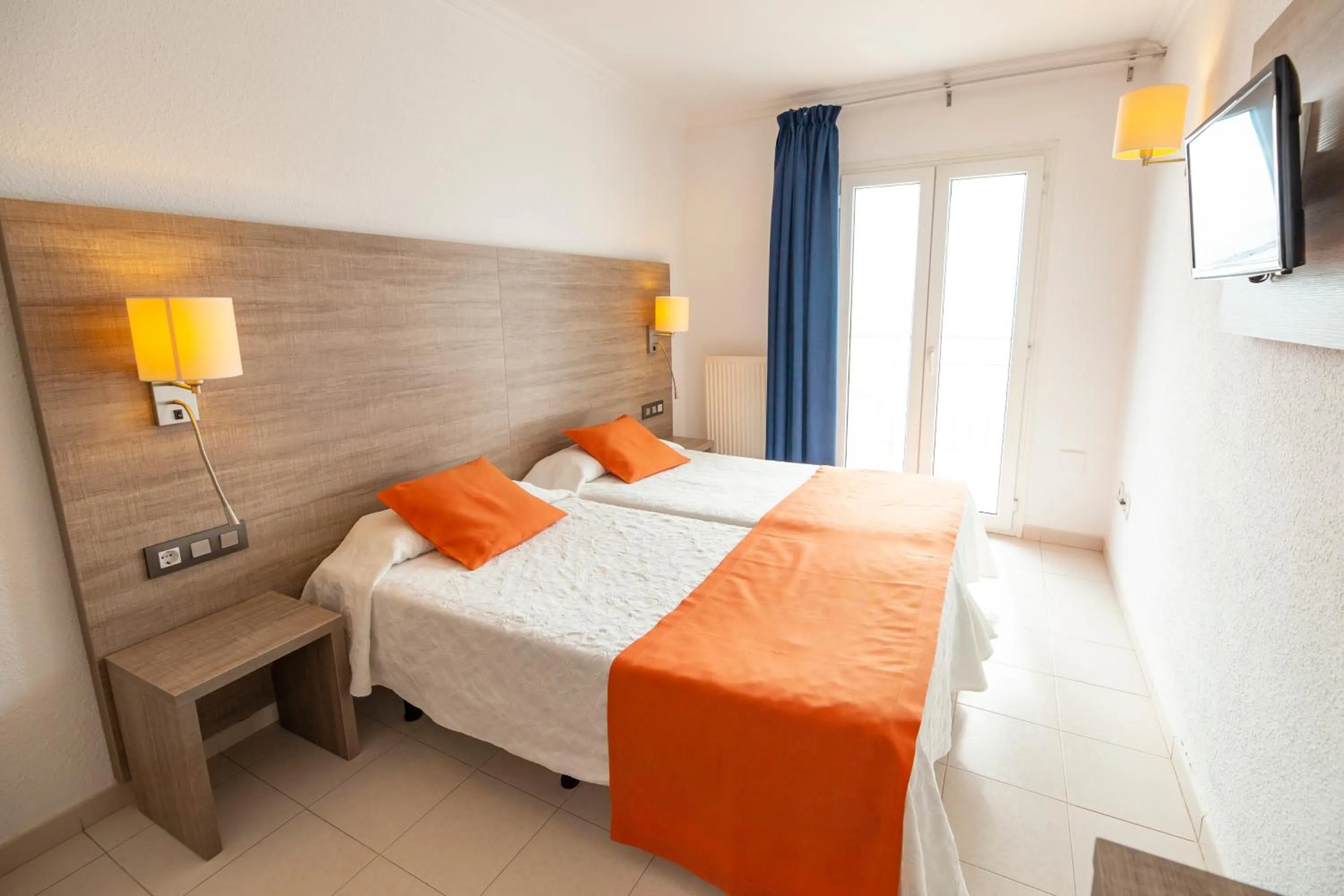 Photo of the whole room, Bed in Hotel Risech