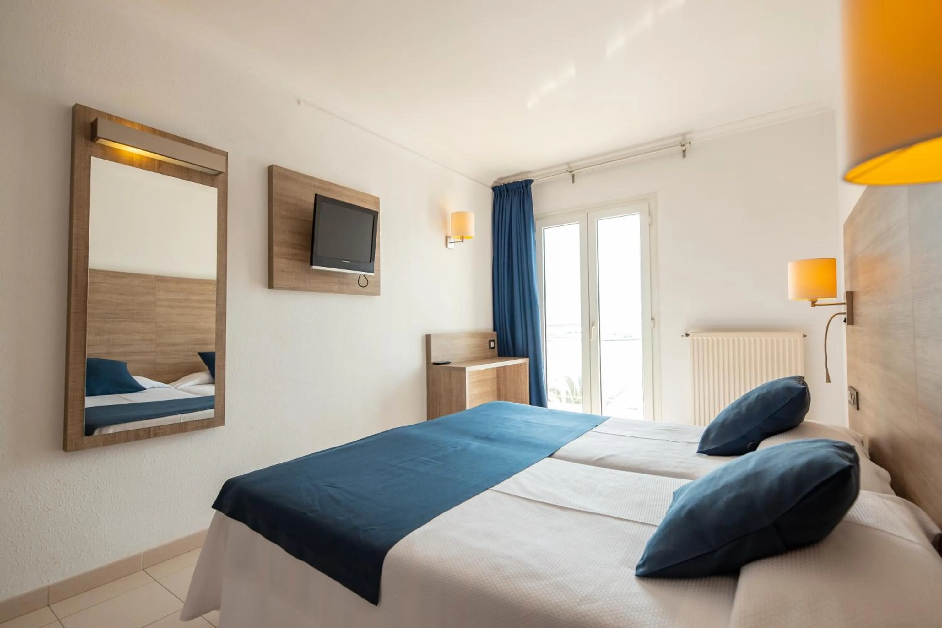 Photo of the whole room, Bed in Hotel Risech