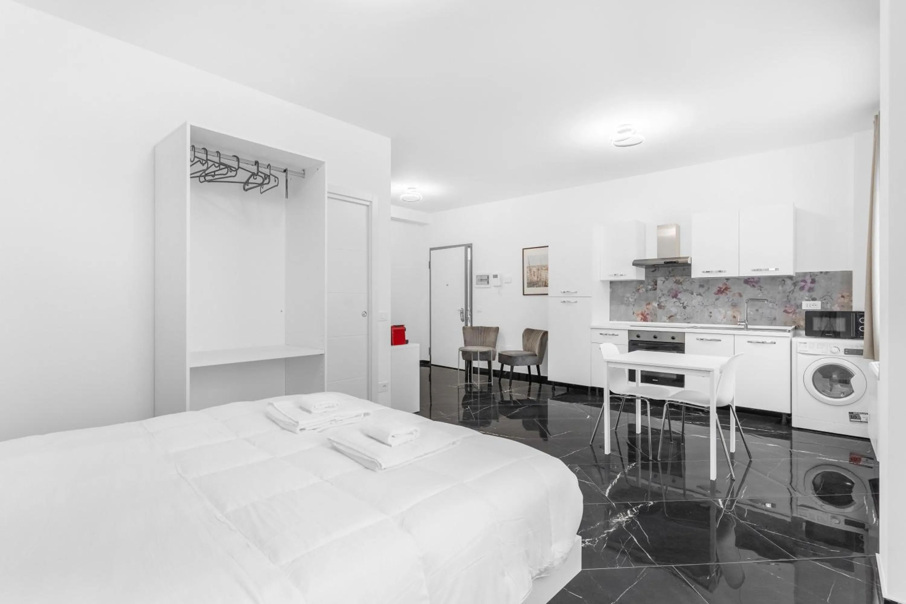 Bed in Ponale Suites Foresteria Lombarda