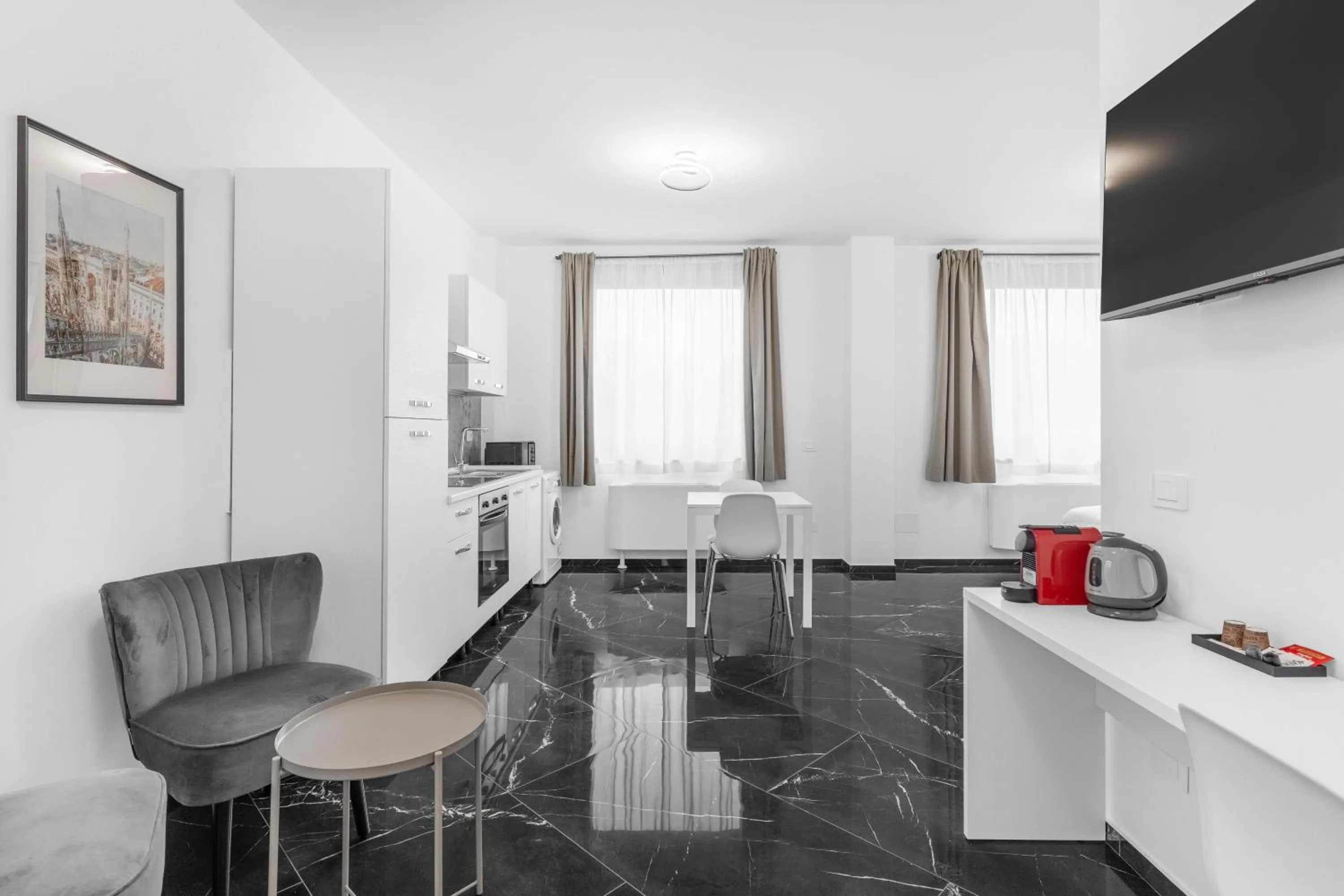 TV and multimedia in Ponale Suites Foresteria Lombarda
