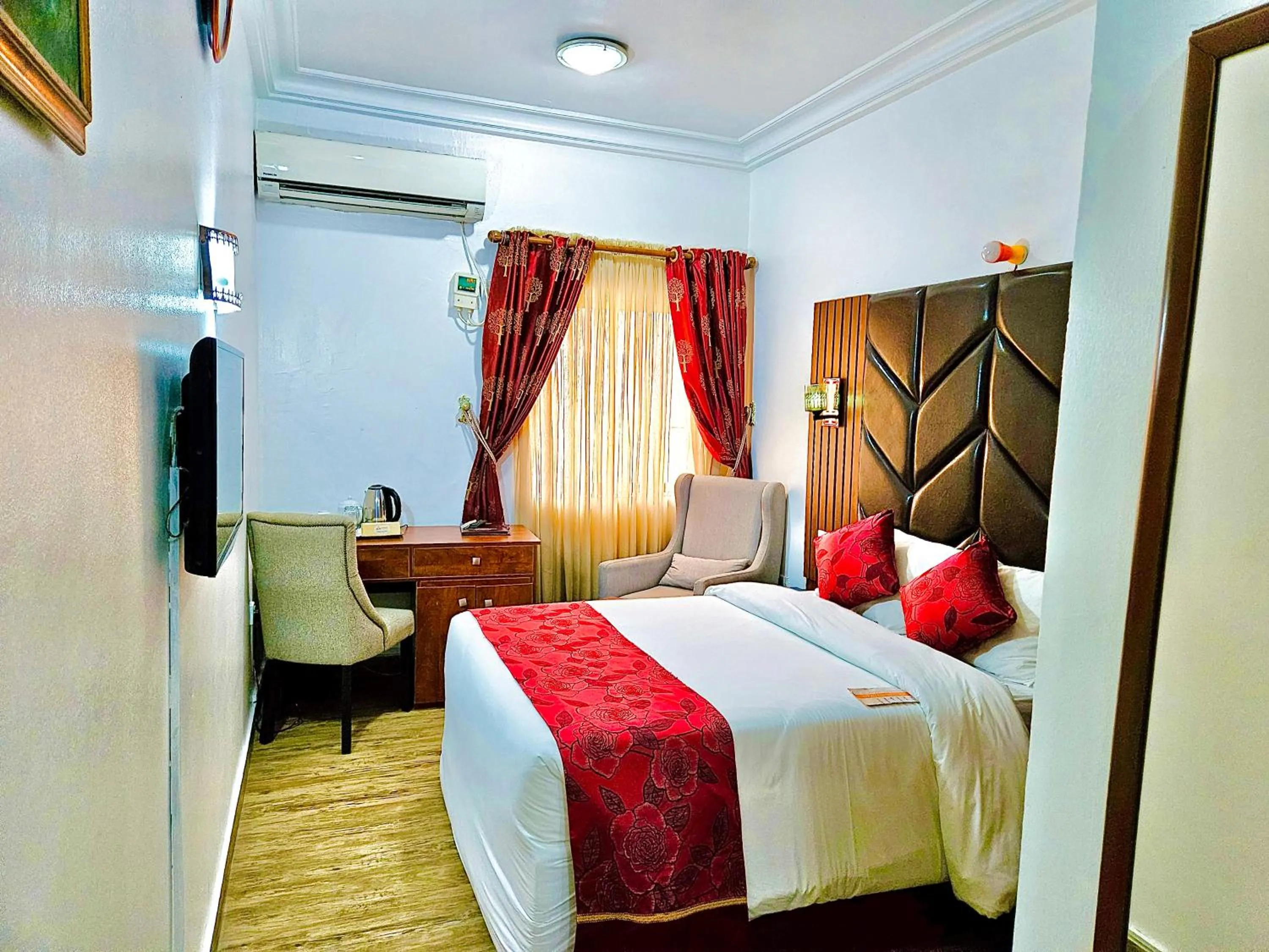 Bed in Reiz Continental Hotel, Abuja