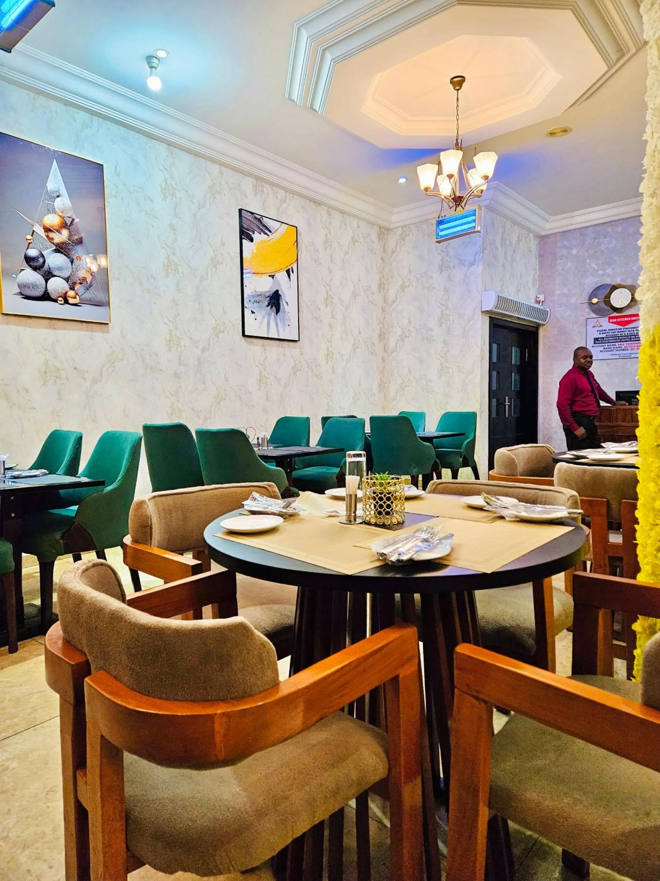 Restaurant/places to eat in Reiz Continental Hotel, Abuja
