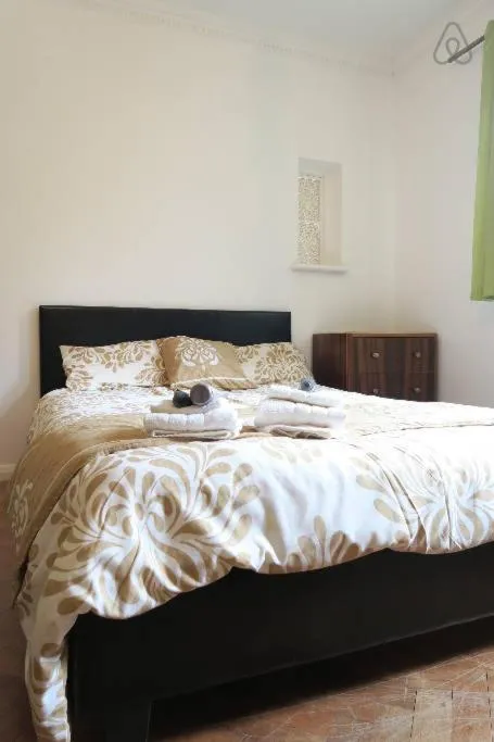 Bedroom, Bed in OYO Guest House Ellipse