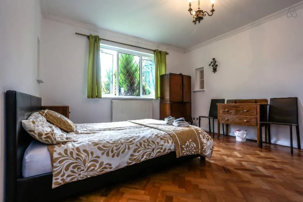 Bedroom, Bed in OYO Guest House Ellipse