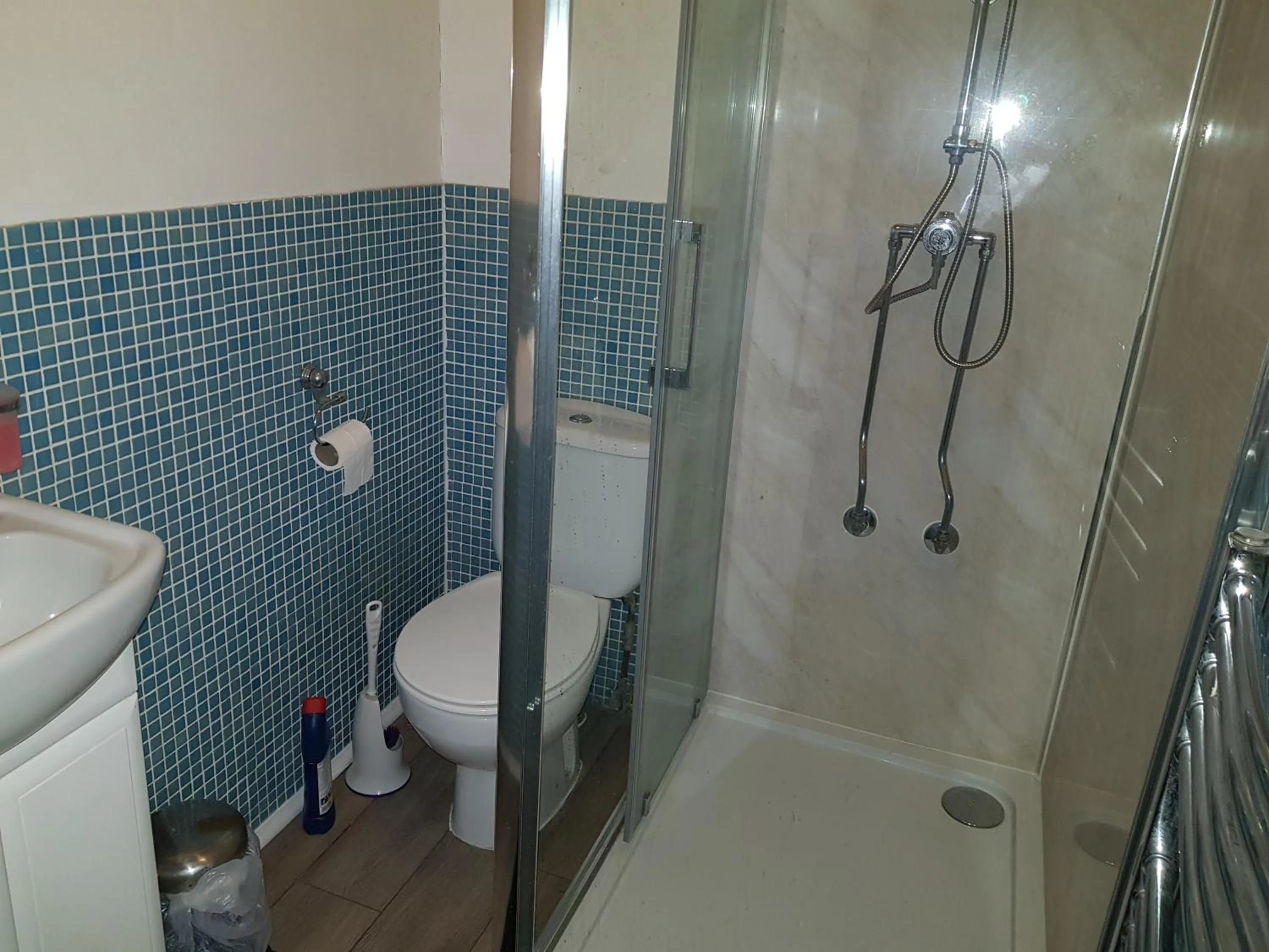 Bathroom in OYO Guest House Ellipse