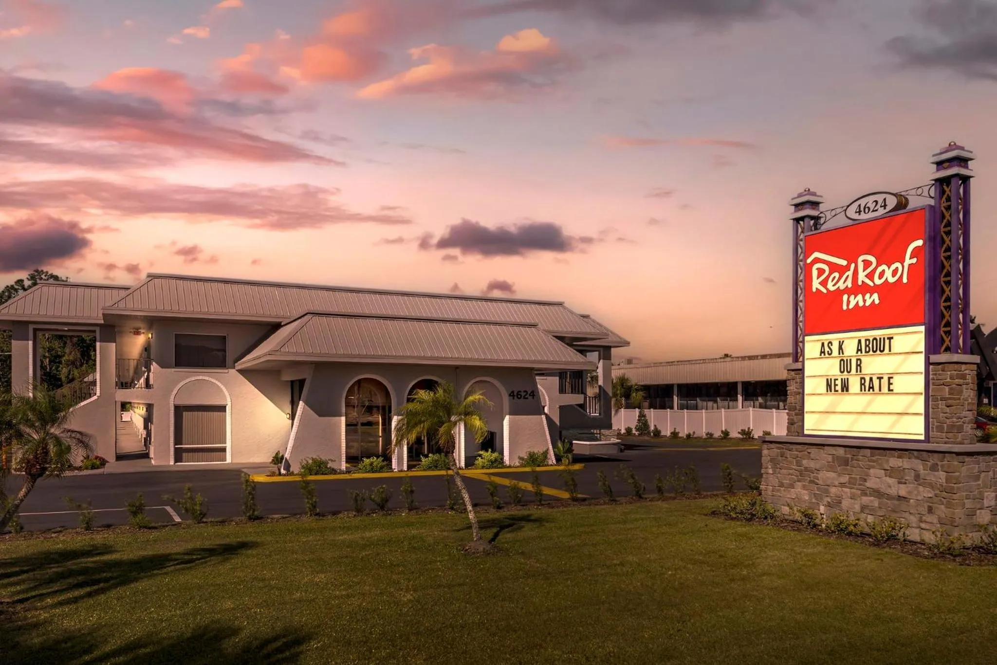 Facade/entrance in Red Roof Inn Kissimmee, FL
