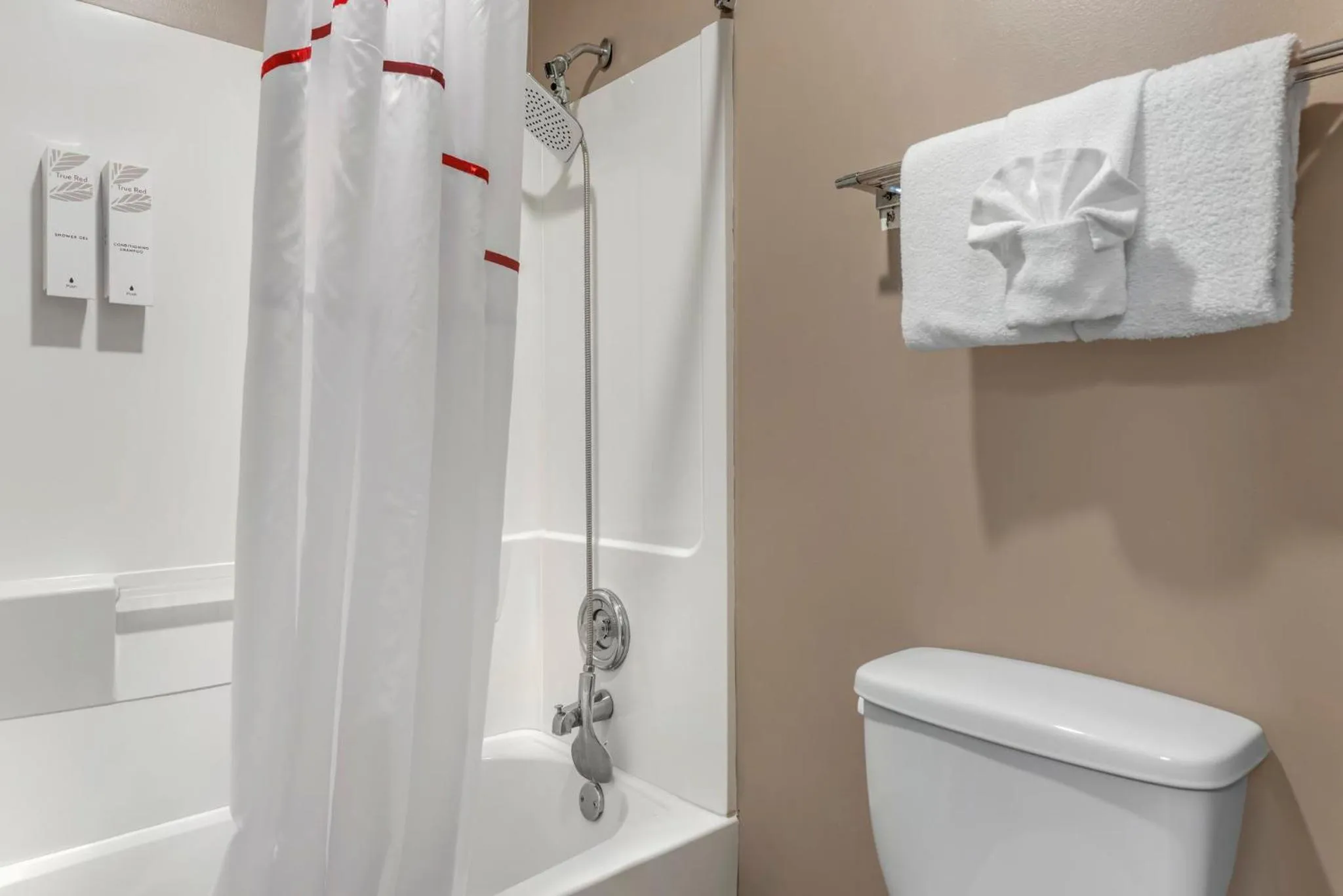 Bathroom in Red Roof Inn Kissimmee, FL