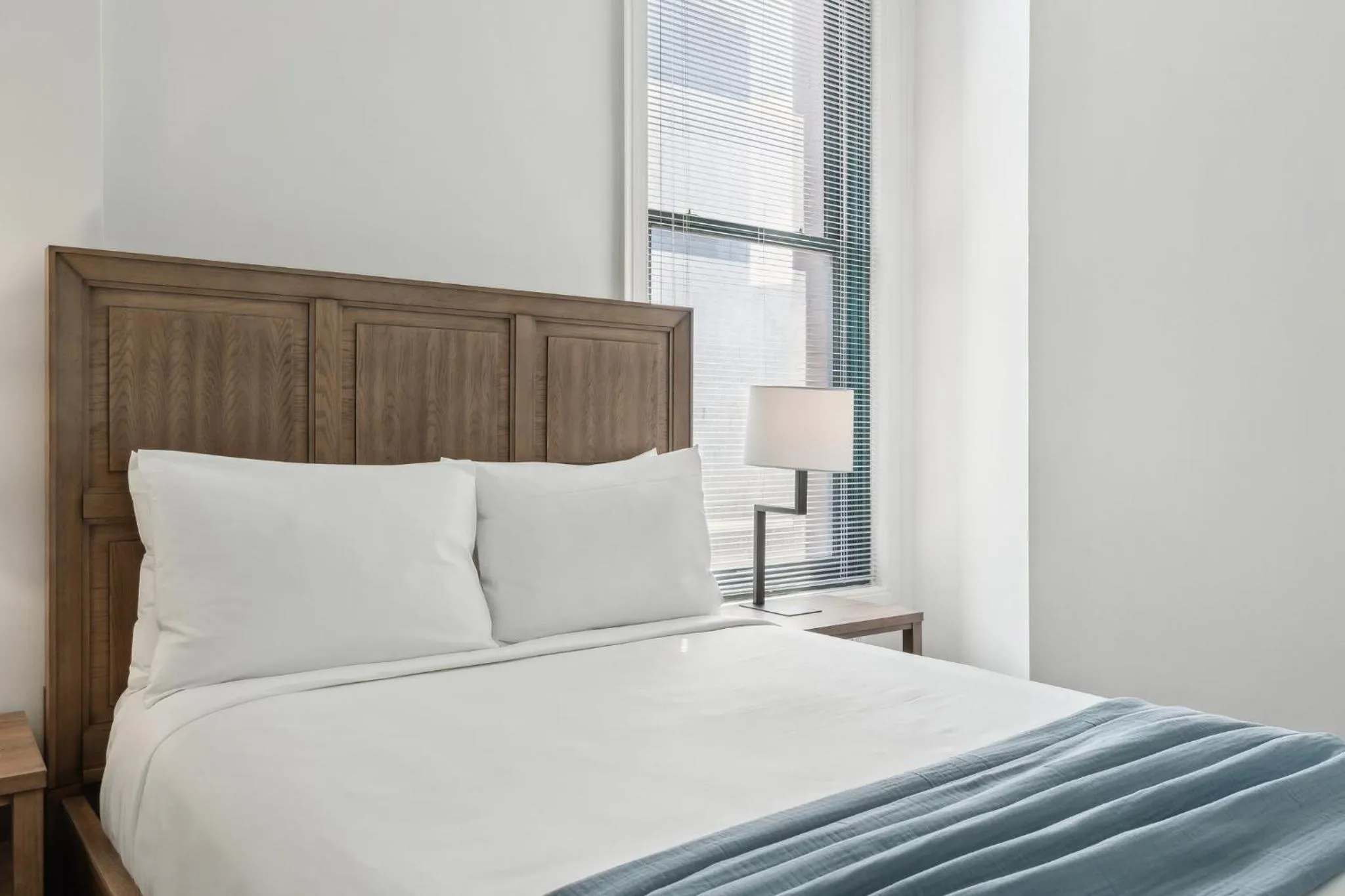 Bedroom, Bed in Placemakr Downtown Pittsburgh at The Pennsylvanian