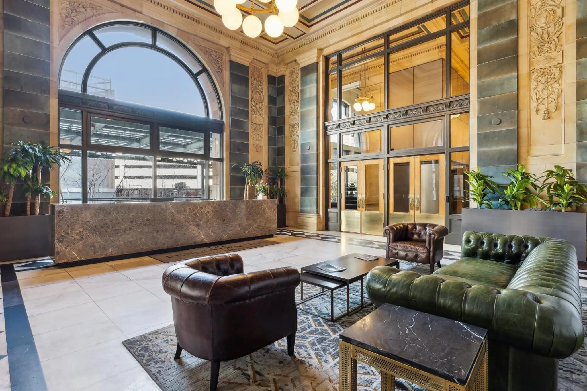 Lobby or reception in Placemakr Downtown Pittsburgh at The Pennsylvanian