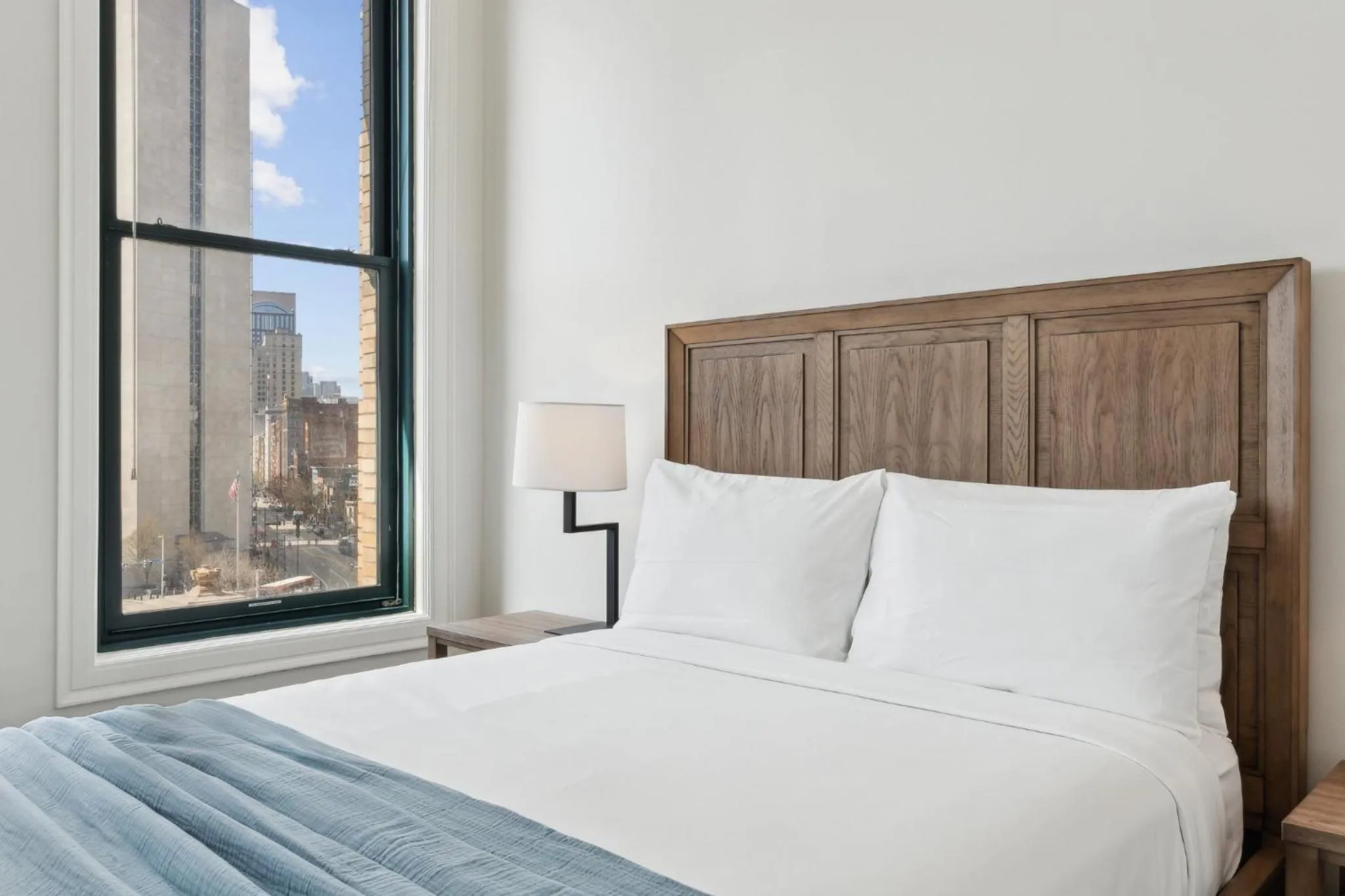 Bedroom, Bed in Placemakr Downtown Pittsburgh at The Pennsylvanian