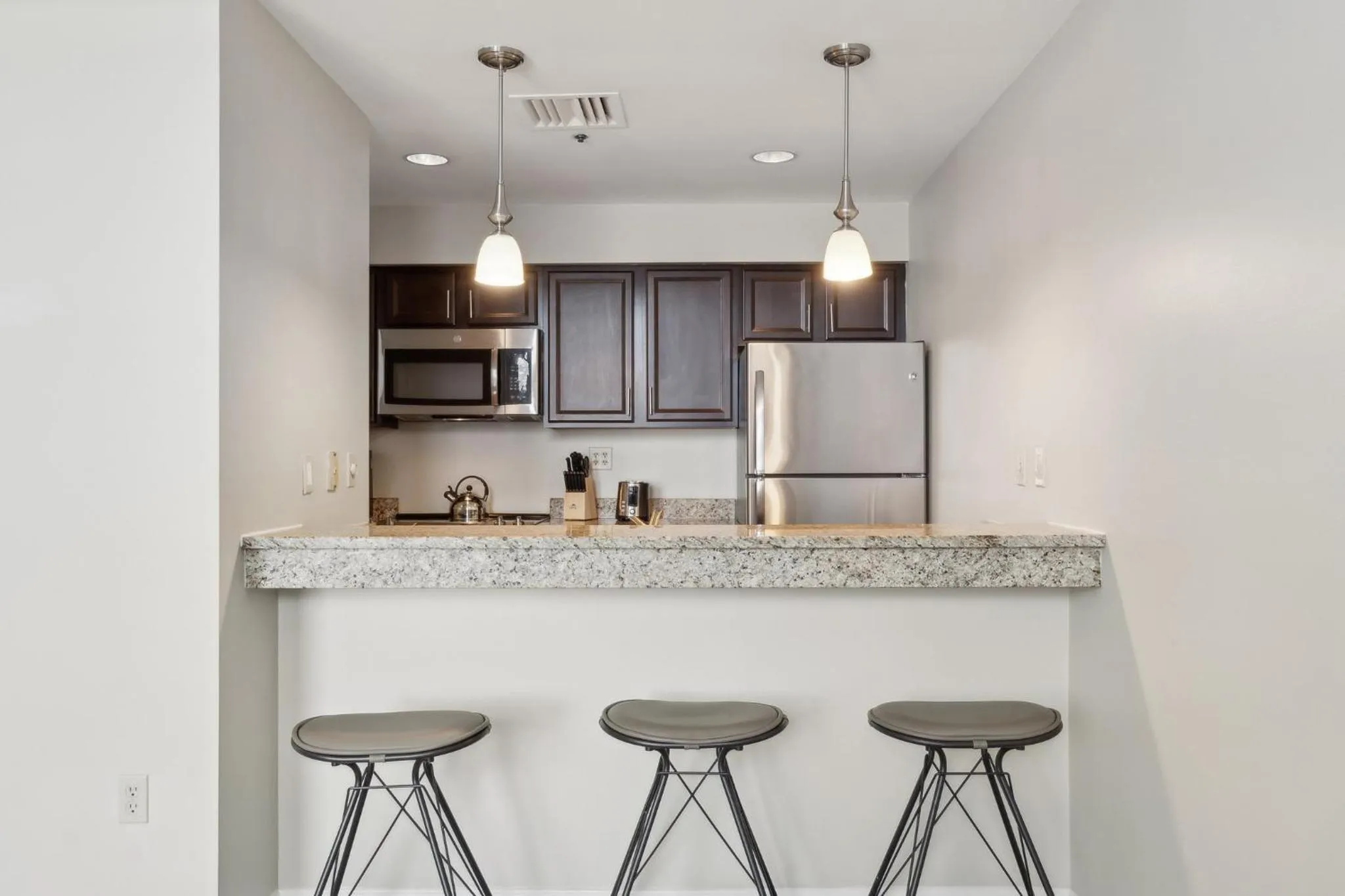 Kitchen or kitchenette in Placemakr Downtown Pittsburgh at The Pennsylvanian