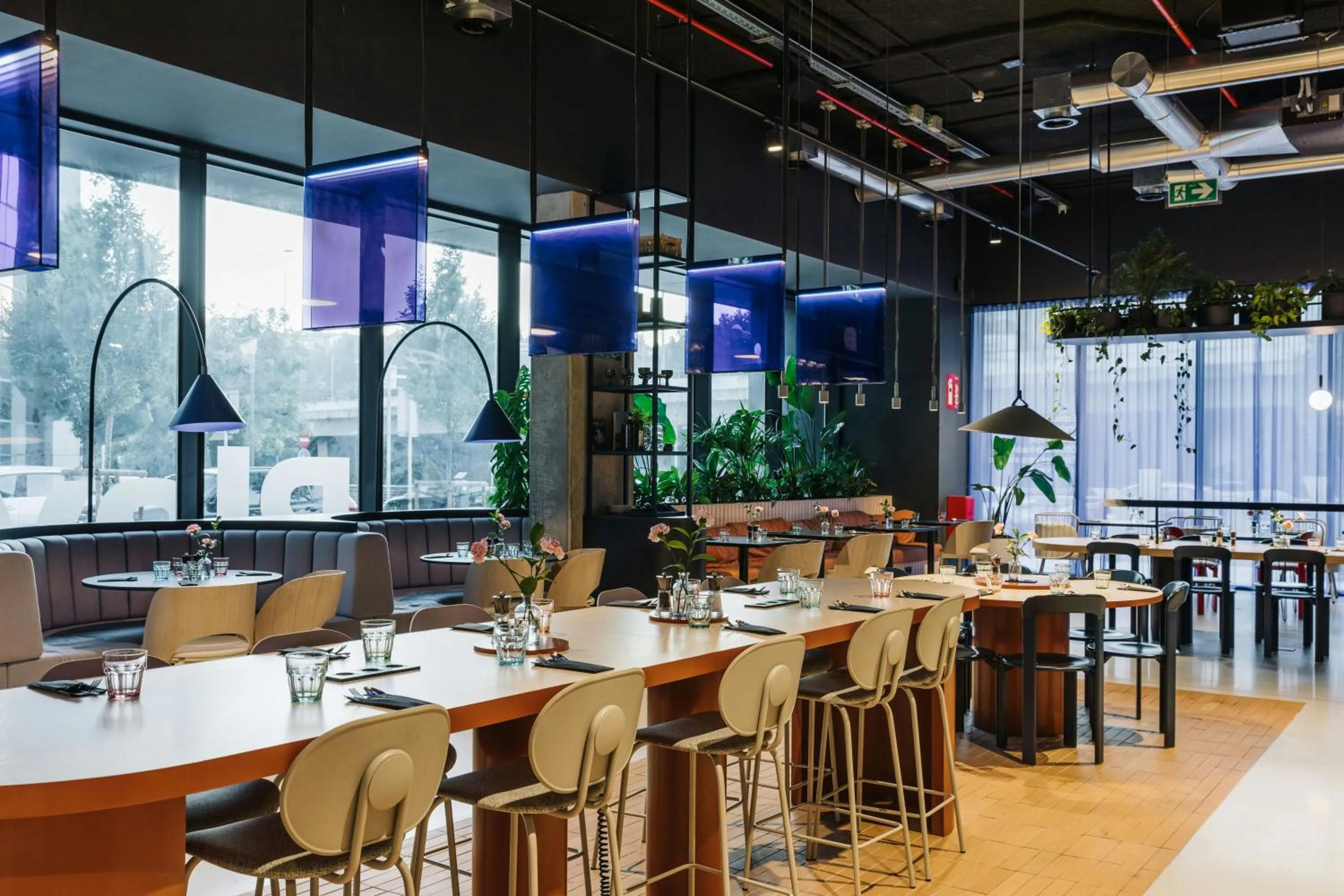 Restaurant/places to eat in The Social Hub San Sebastian Extended Stay