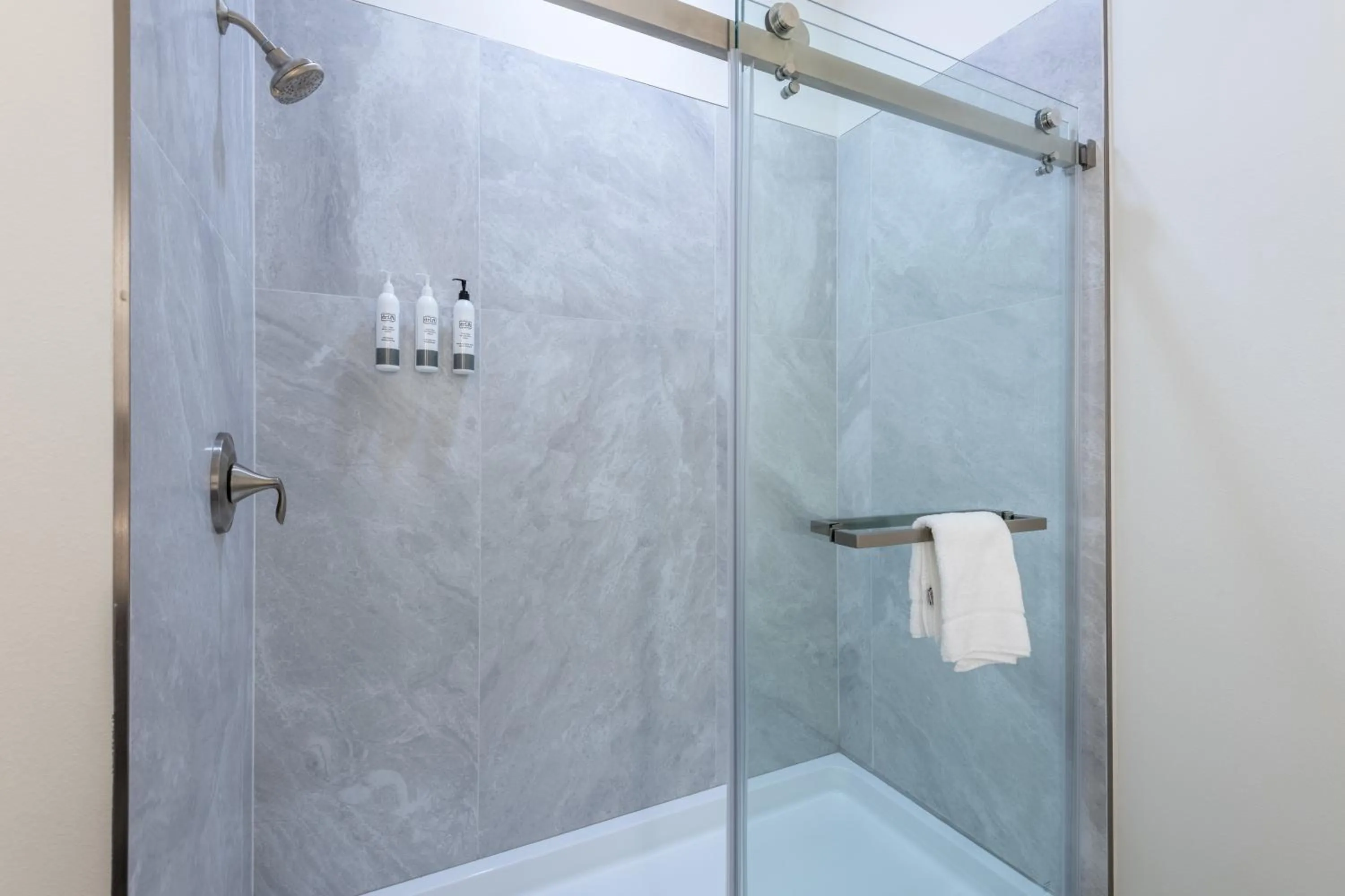 The J Hotel Dunedin Clearwater, an Ascend Collection Hotel