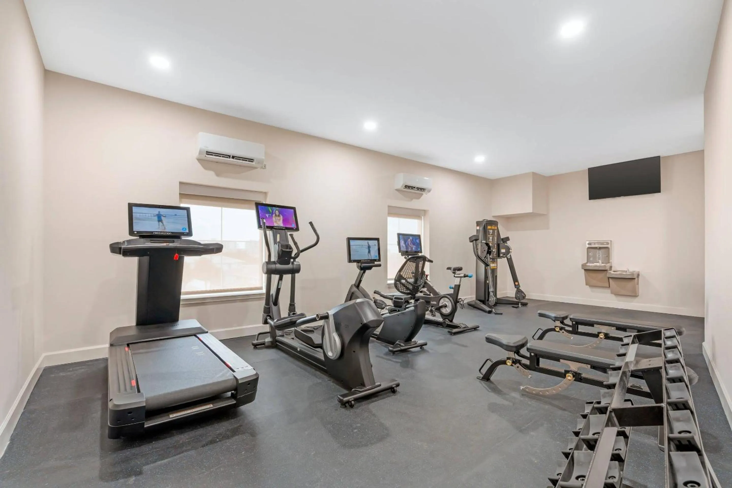 Fitness centre/facilities in The J Hotel Dunedin Clearwater, an Ascend Collection Hotel