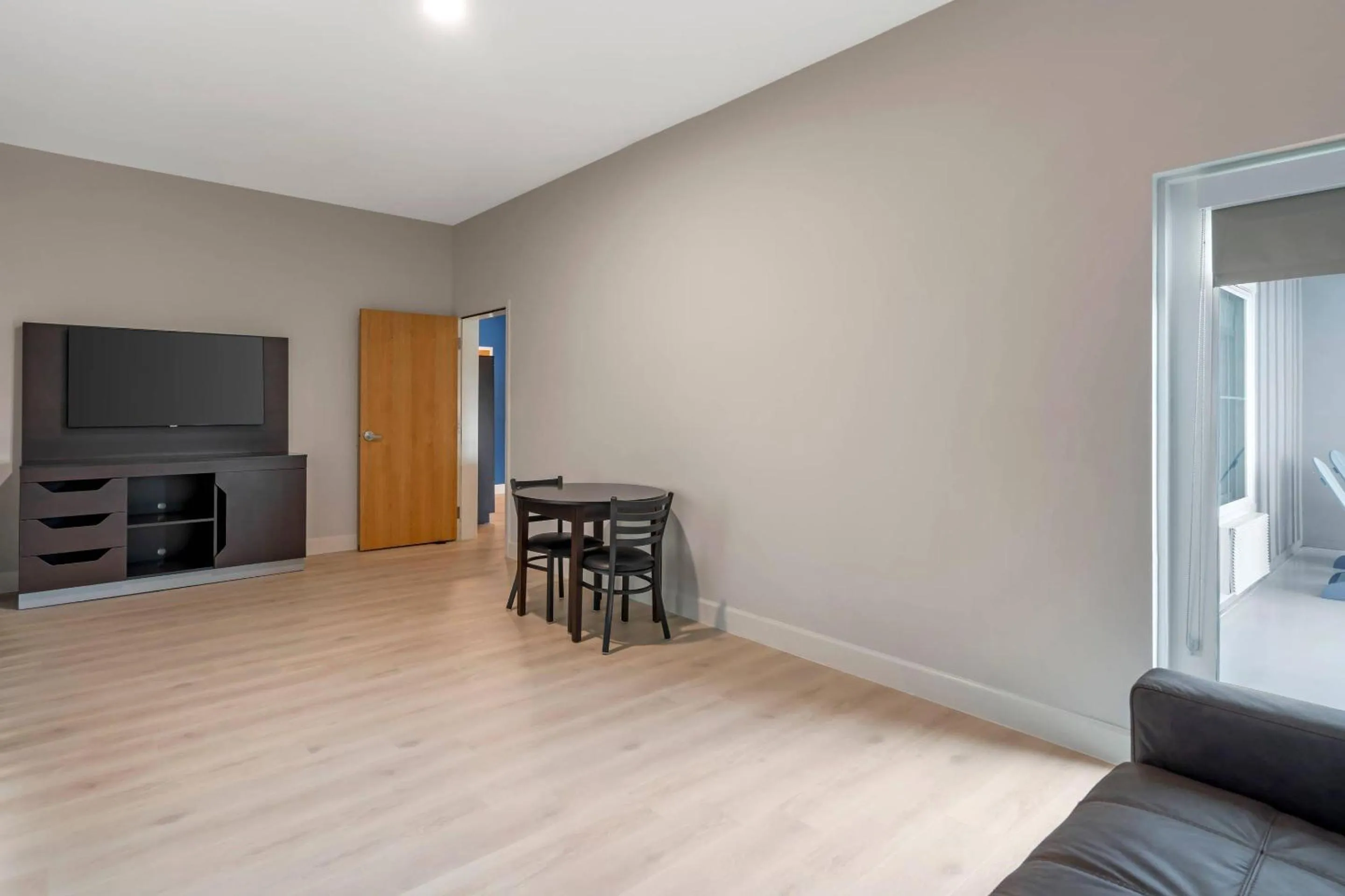 Bedroom in The J Hotel Dunedin Clearwater, an Ascend Collection Hotel