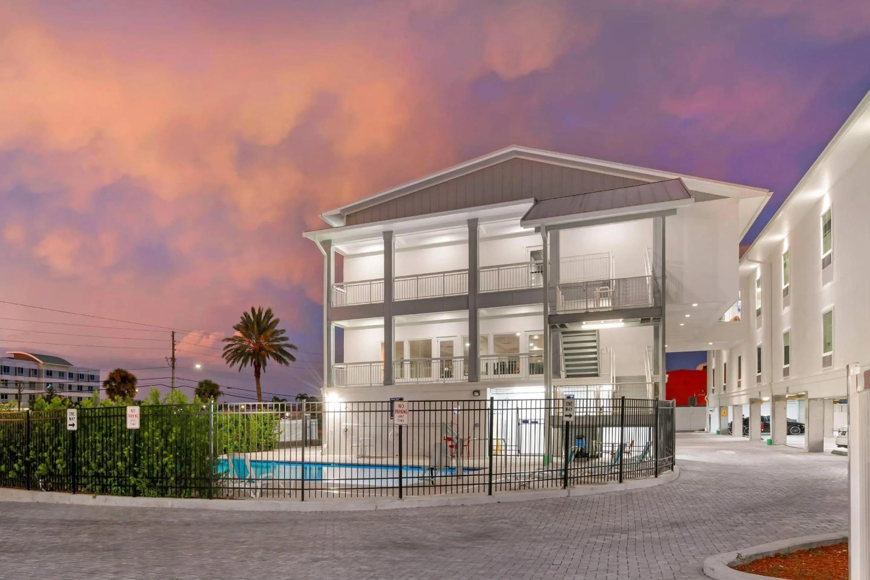 Property building in The J Hotel Dunedin Clearwater, an Ascend Collection Hotel