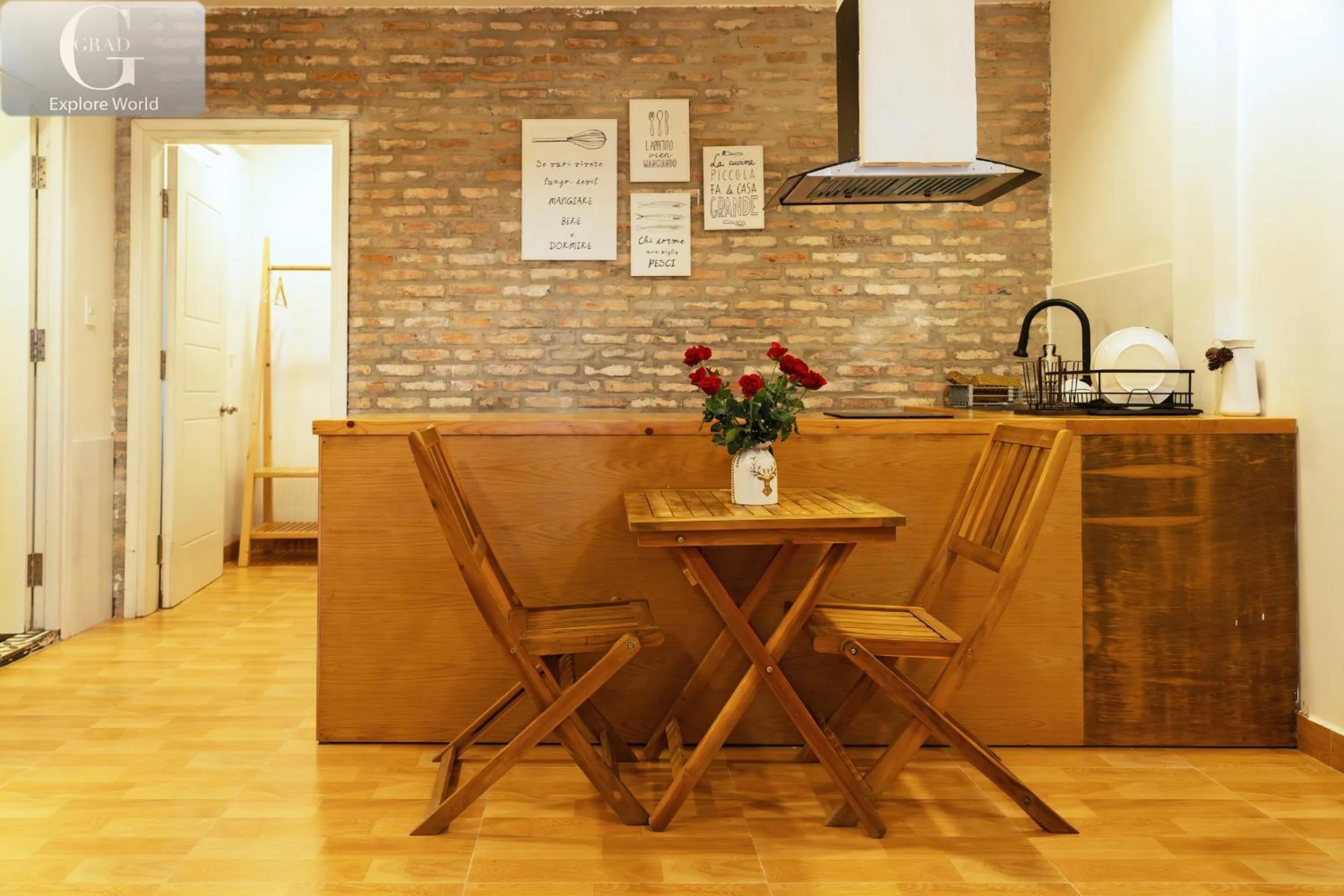 Kitchen or kitchenette in Hoang Yen Villa & Coffee