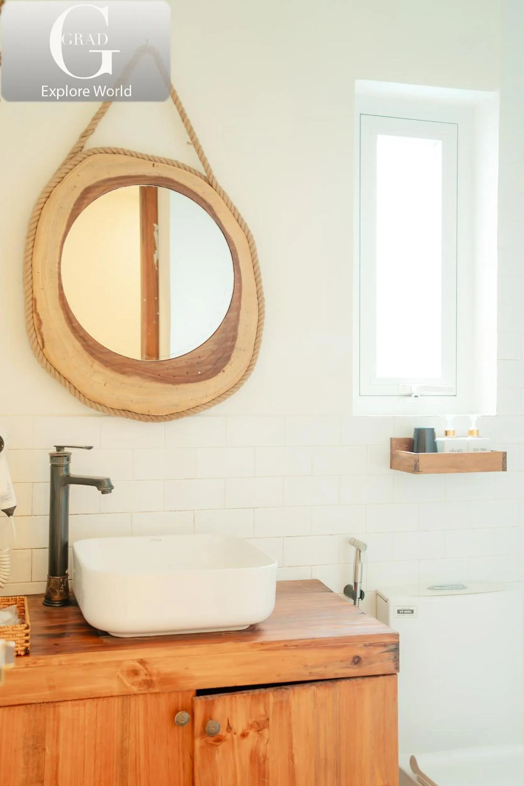Bathroom in Hoang Yen Villa & Coffee