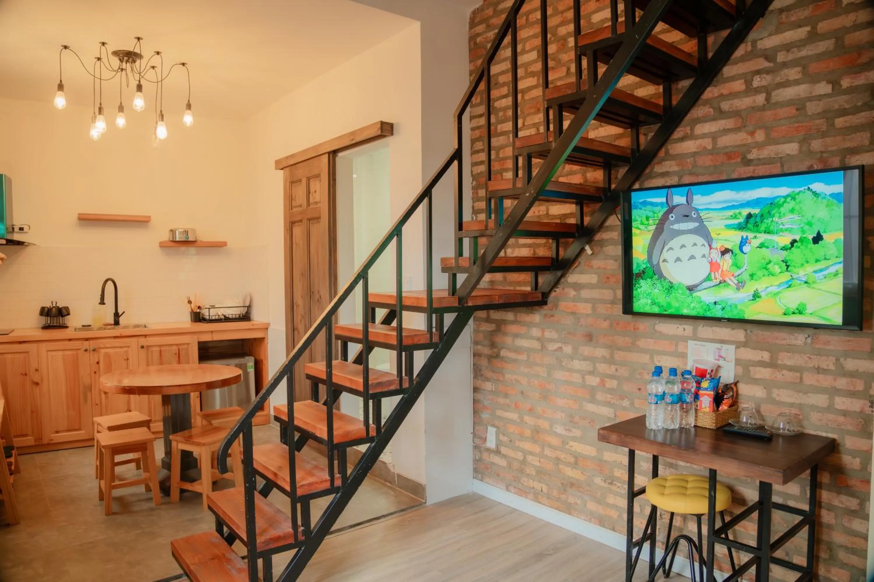 TV and multimedia in Hoang Yen Villa & Coffee