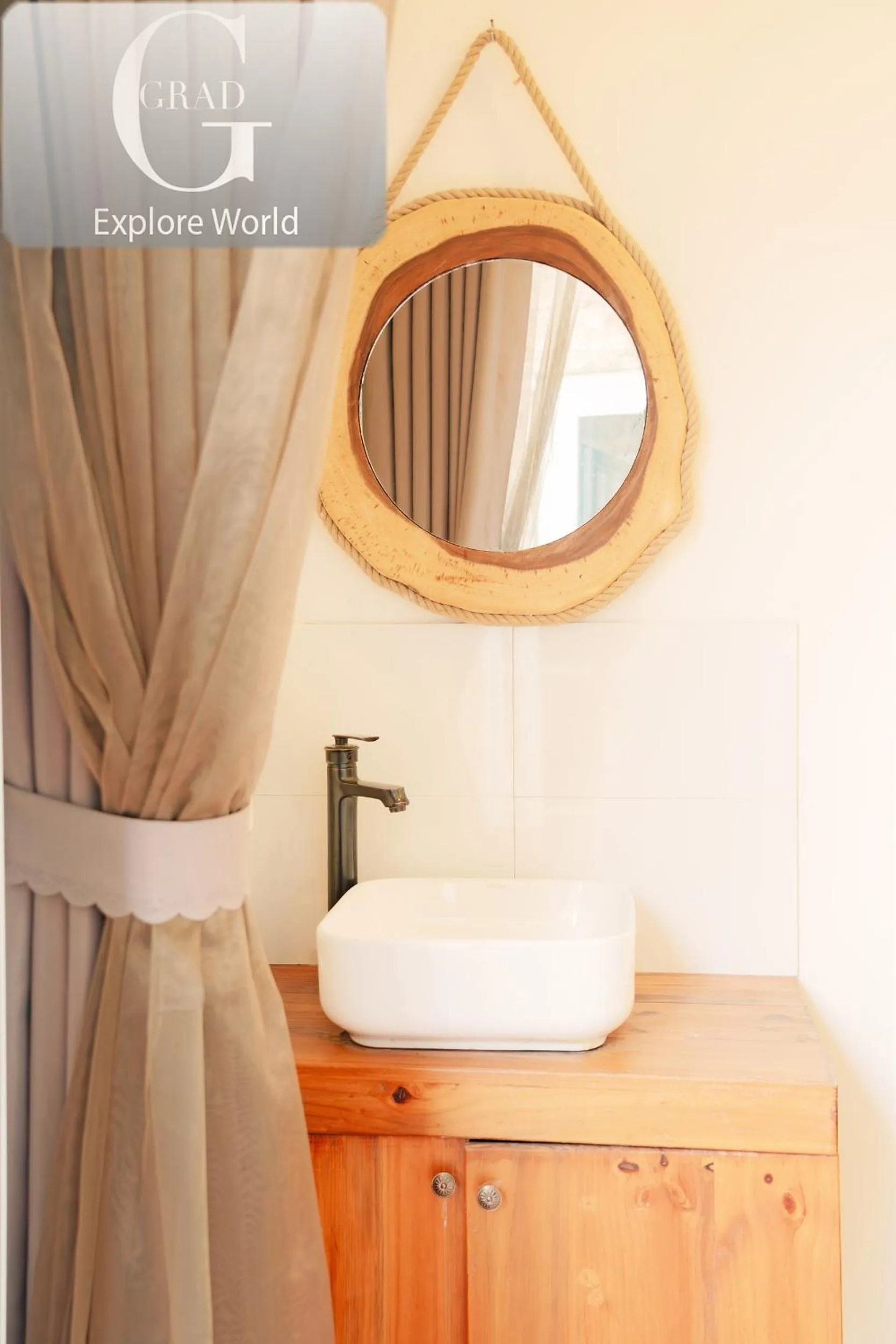 Bathroom in Hoang Yen Villa & Coffee