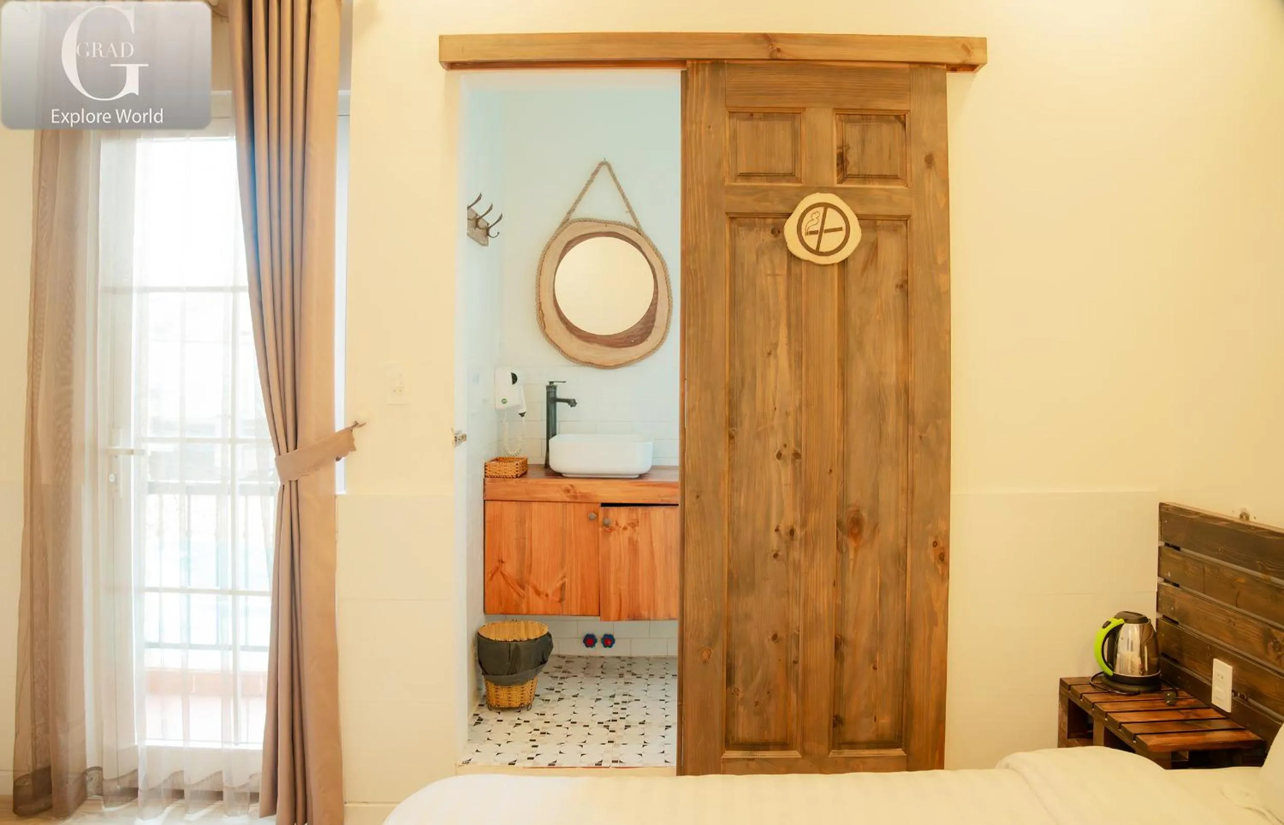 Photo of the whole room in Hoang Yen Villa & Coffee