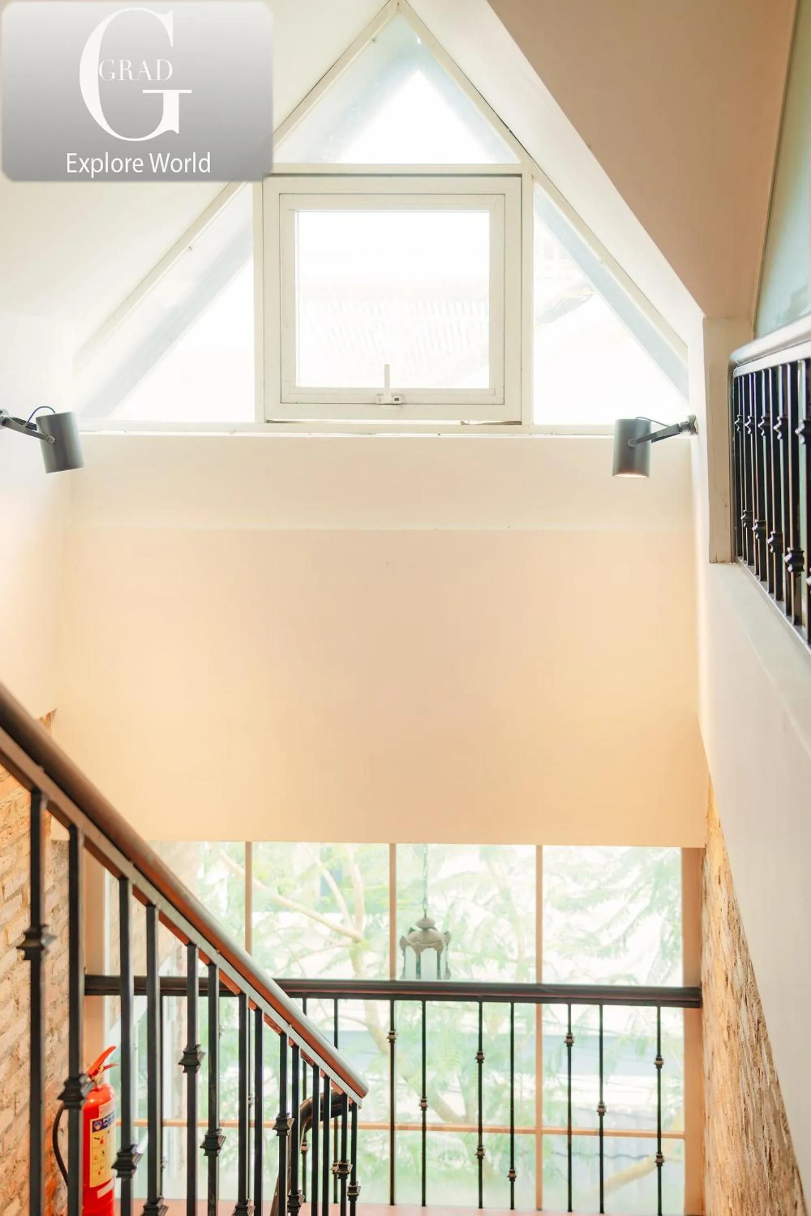 Photo of the whole room in Hoang Yen Villa & Coffee