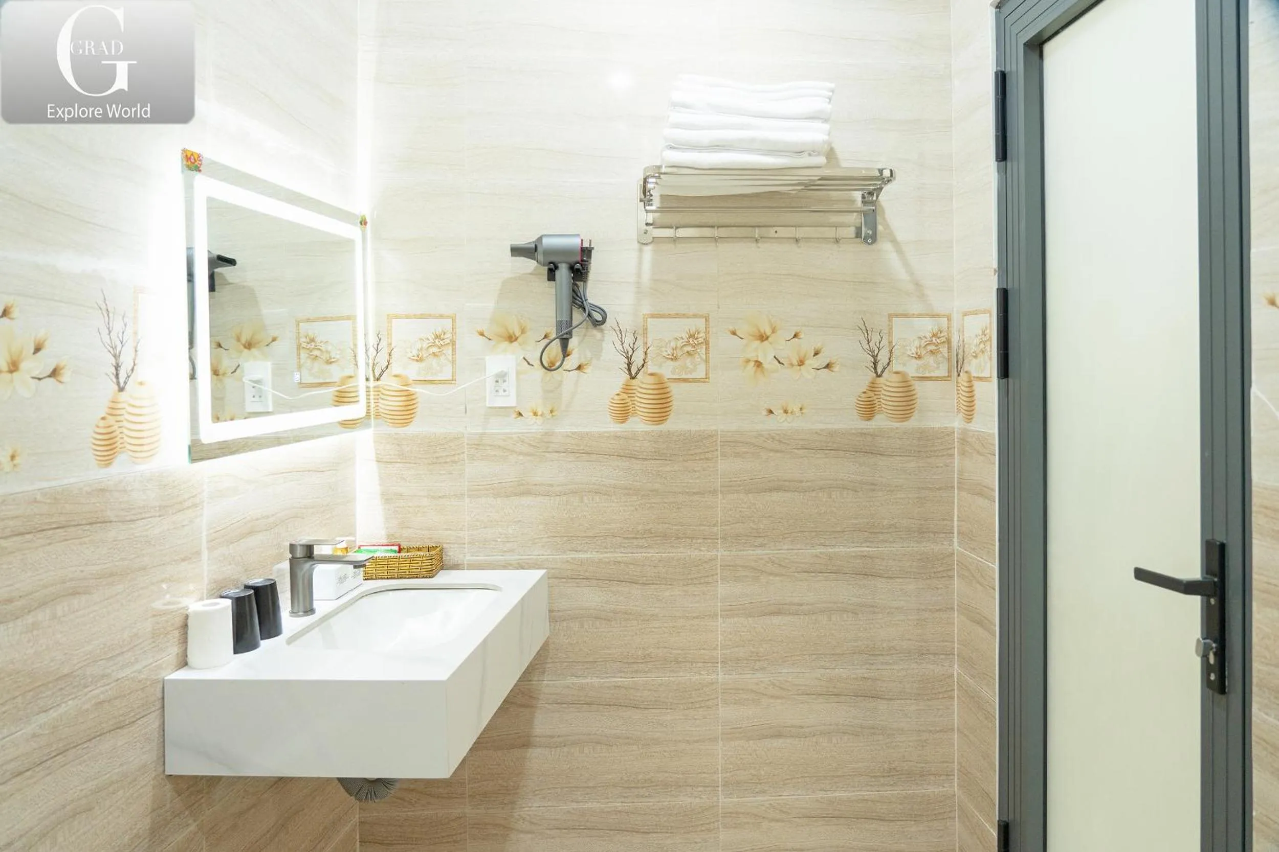 Bathroom in Hoang Yen Villa & Coffee