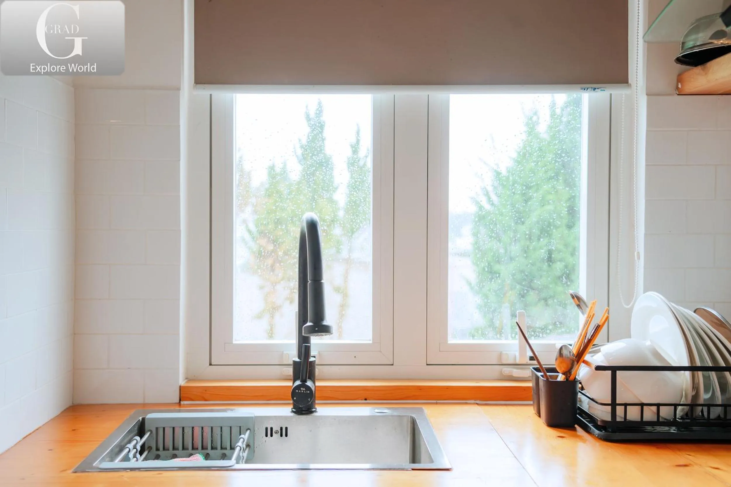 Kitchen or kitchenette in Hoang Yen Villa & Coffee