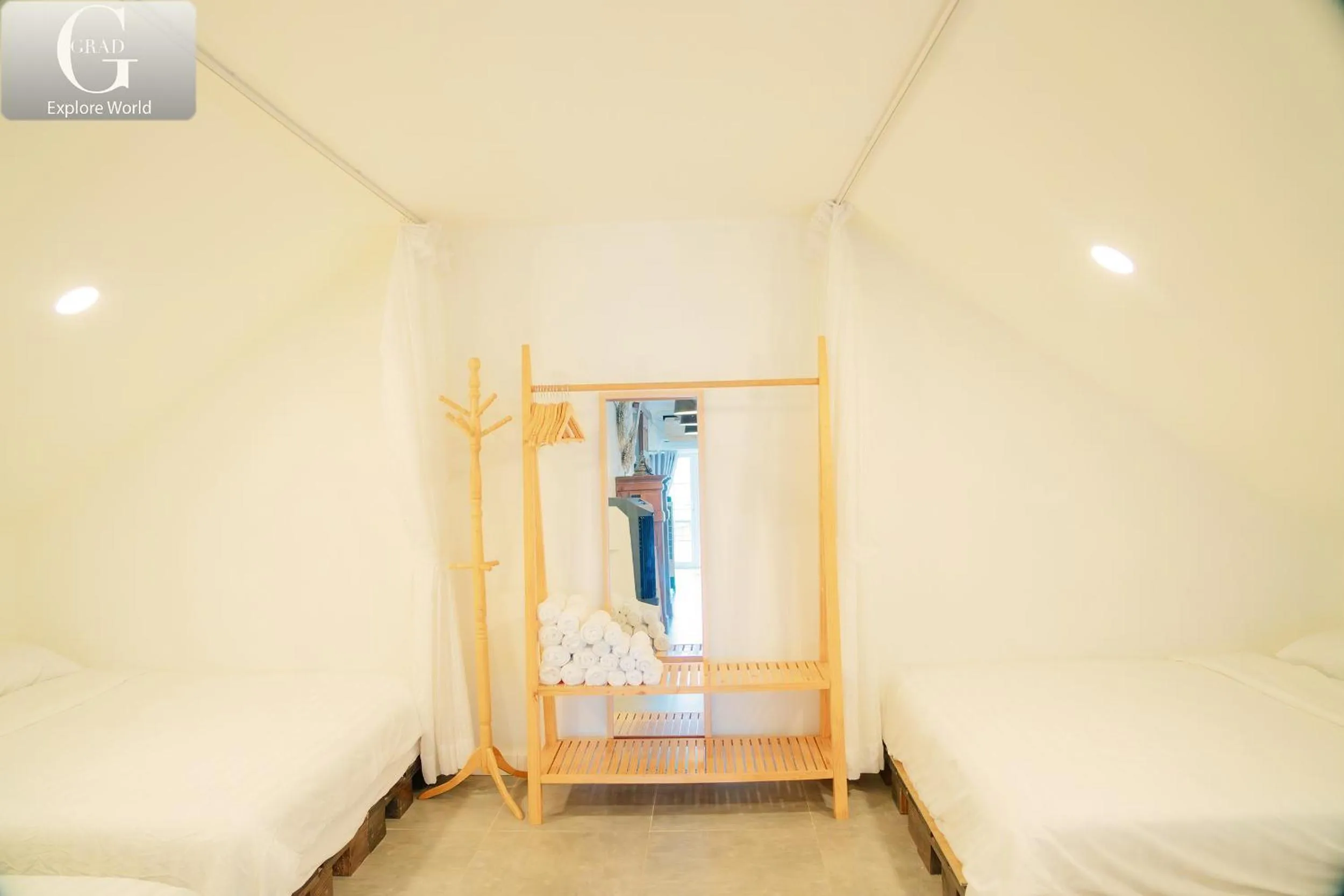 Photo of the whole room, Bed in Hoang Yen Villa & Coffee