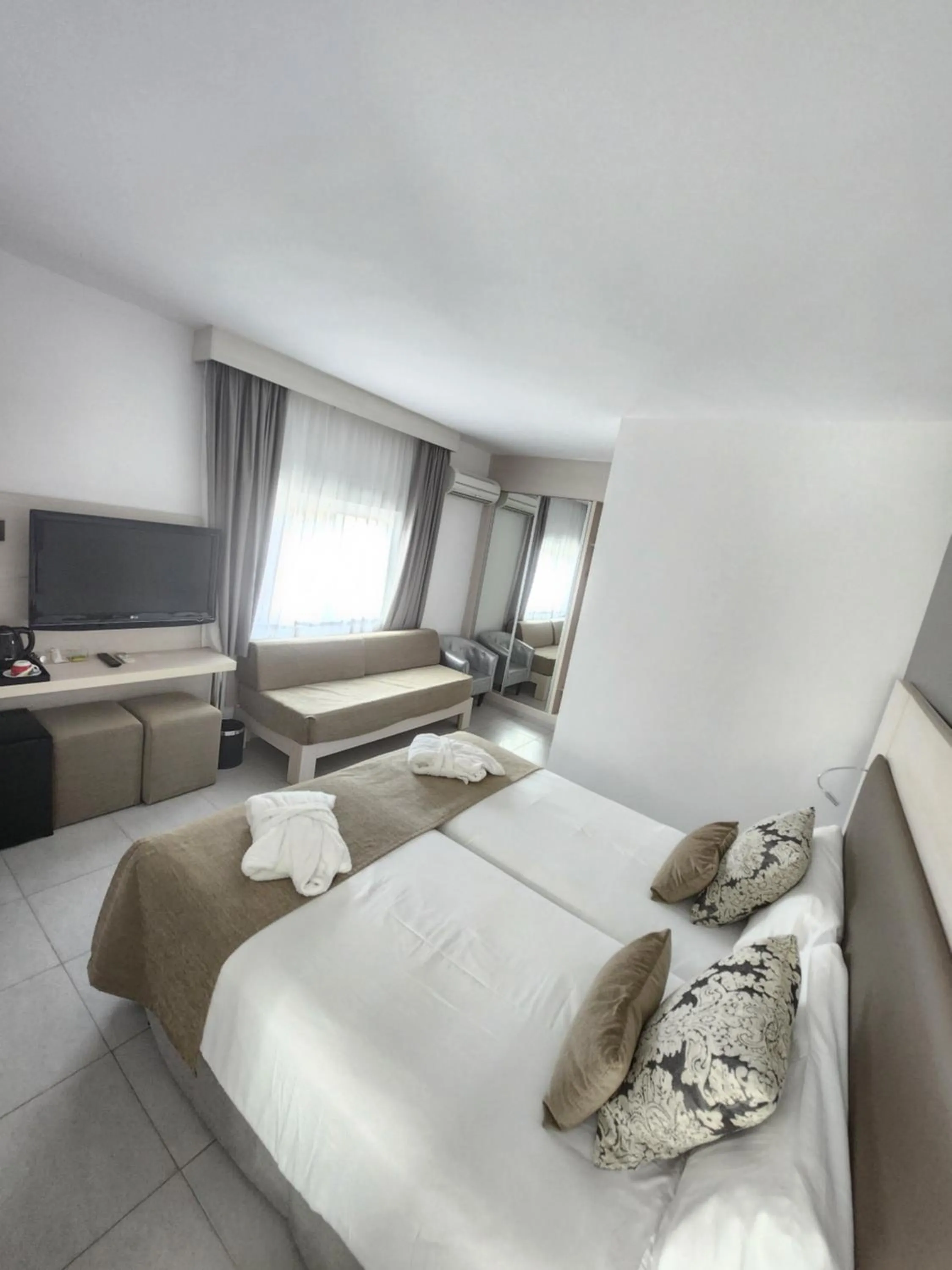 Bed in Diamante Paguera Boutique Hotel