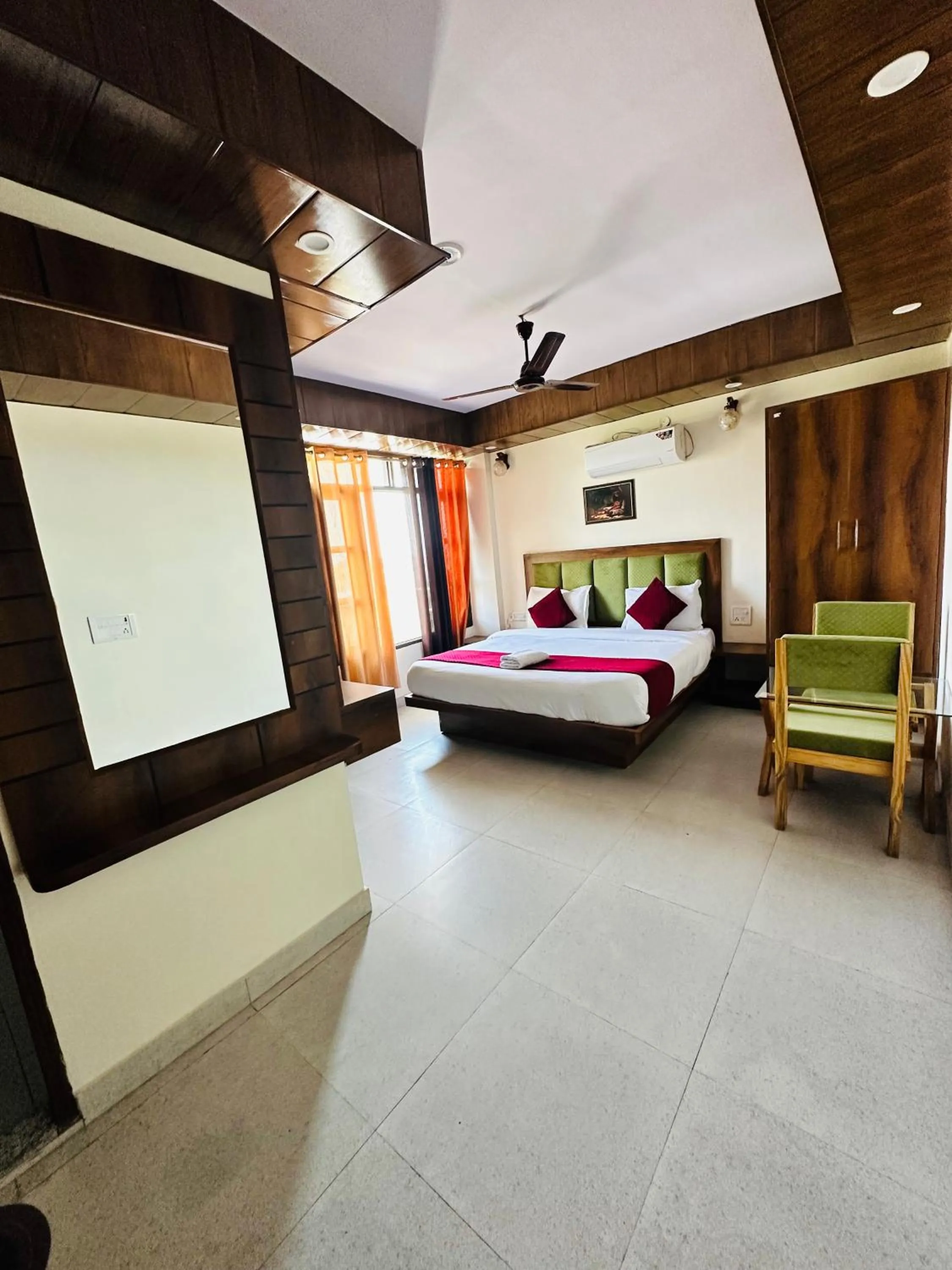 Photo of the whole room, Bed in Hotel Royal Orbit By Arony Hospitality Dehradun