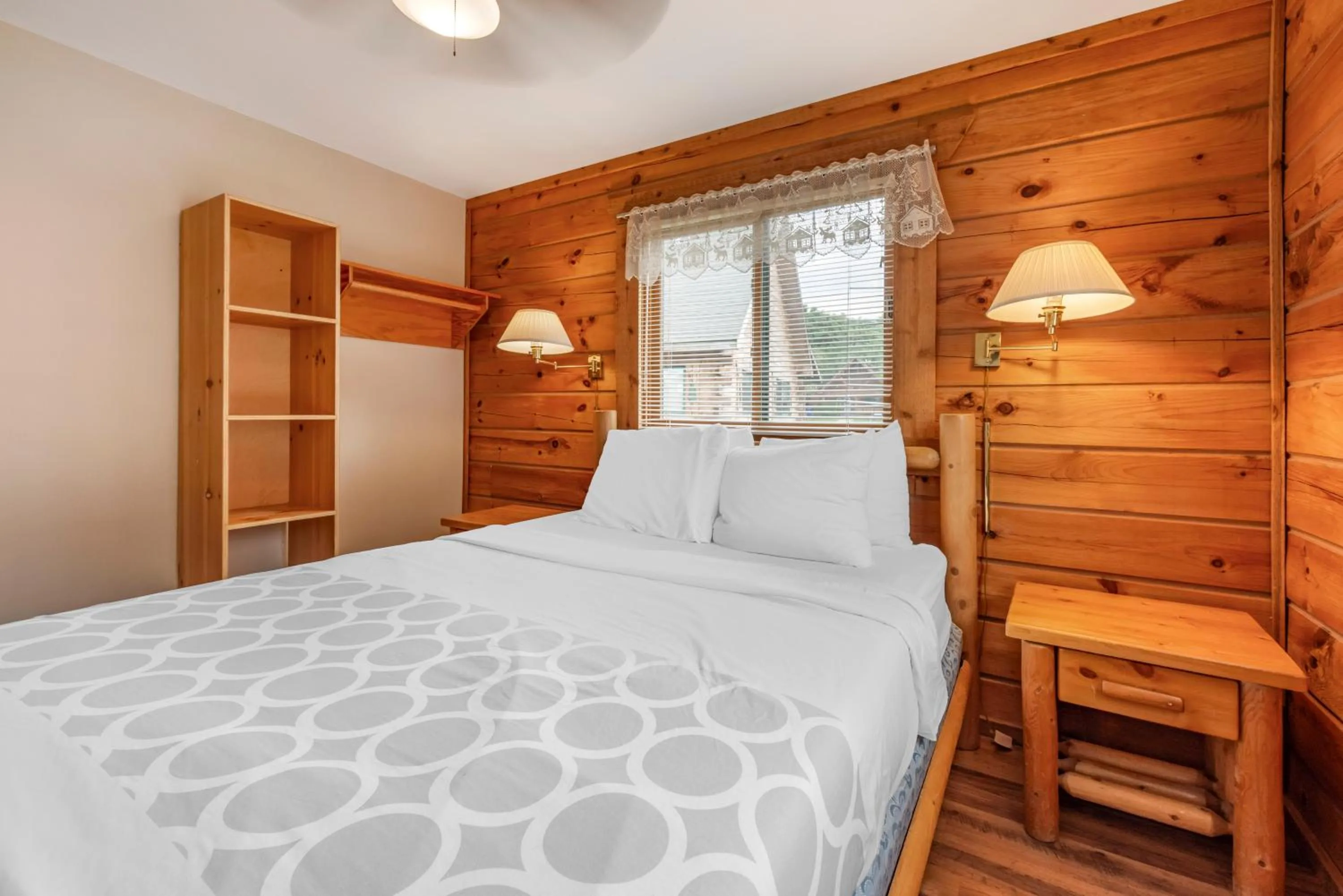 Bed in Three Bears Resort Waterpark Near Tomah Ascend Collection