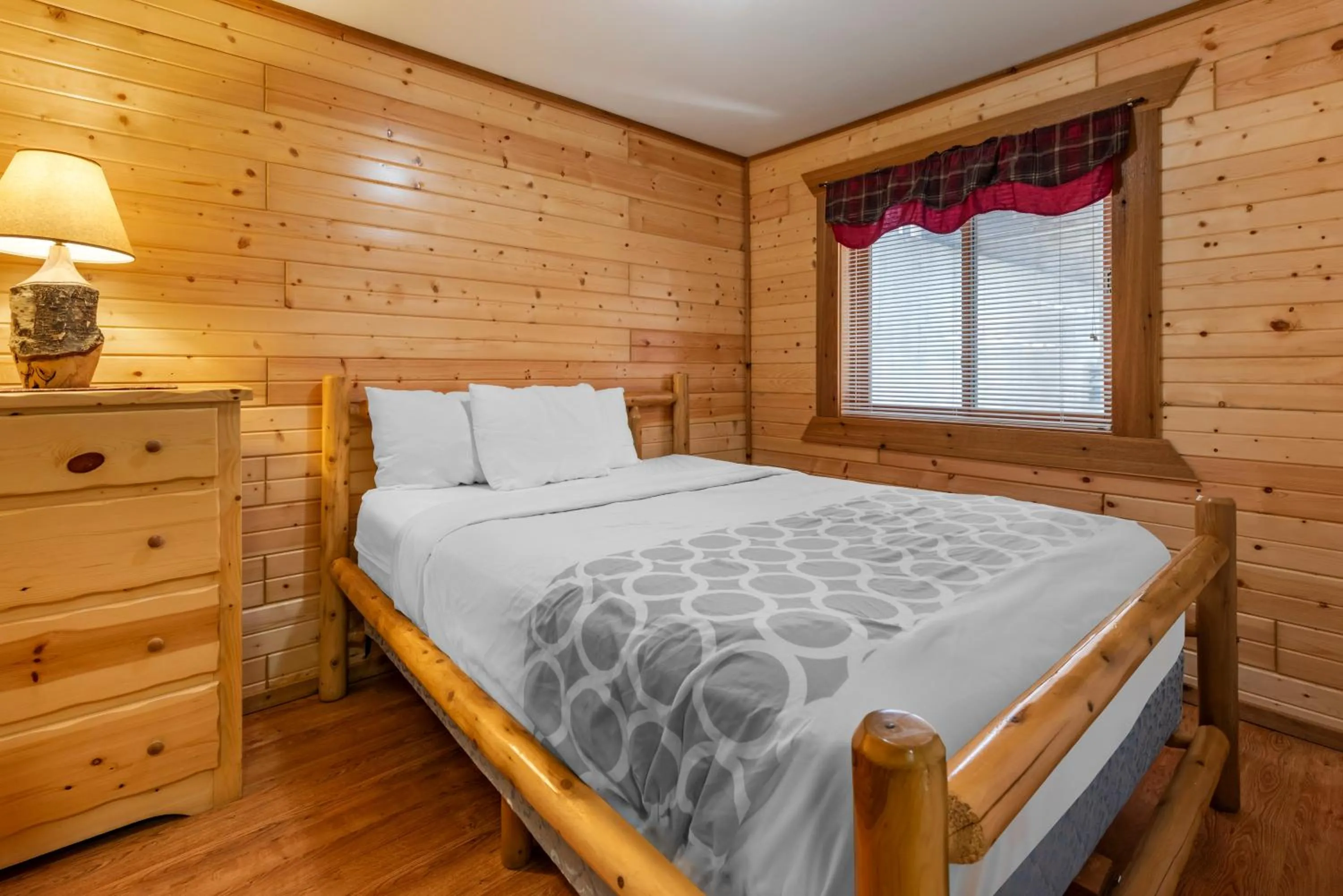 Bed in Three Bears Resort Waterpark Near Tomah Ascend Collection
