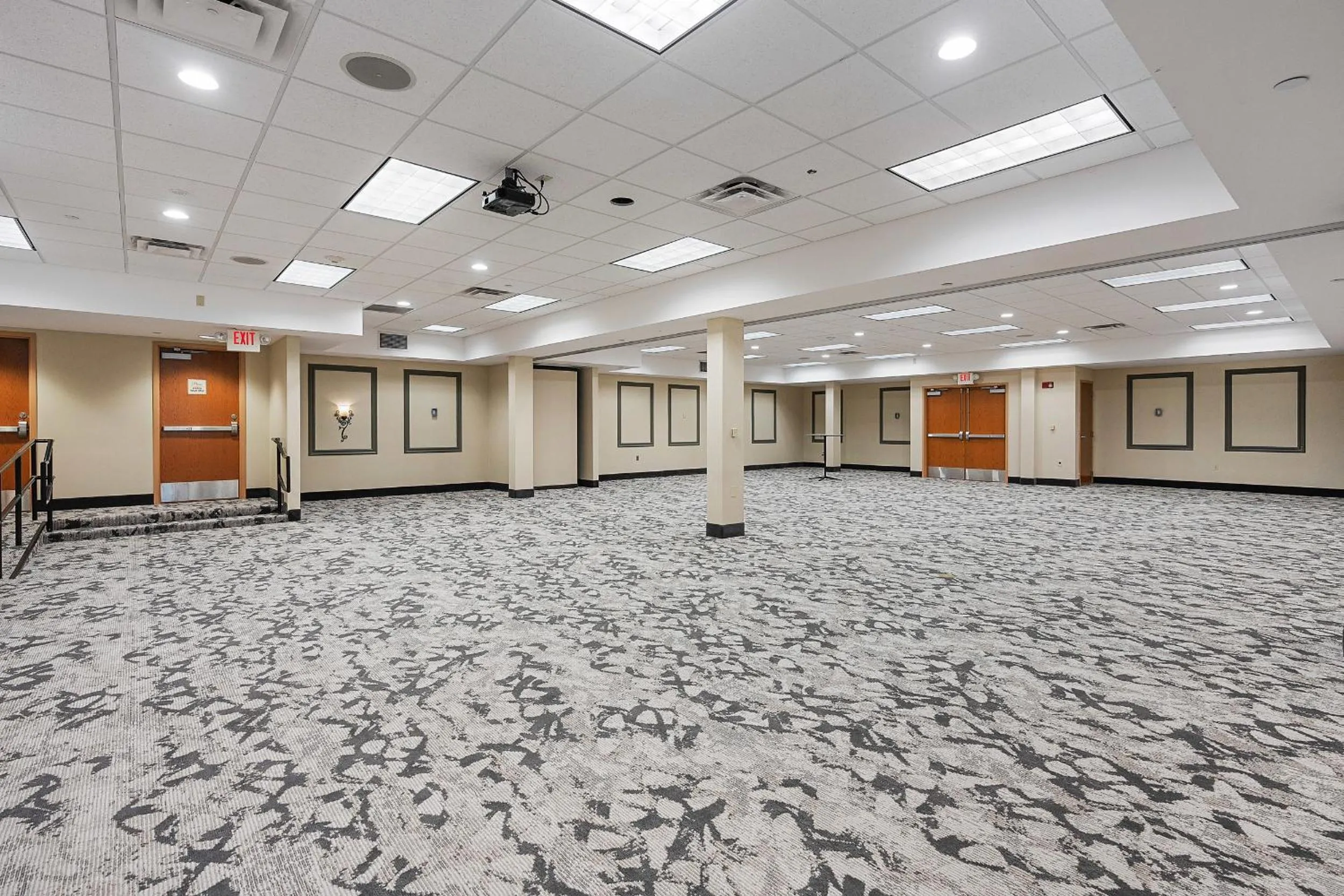 Meeting/conference room in Three Bears Resort Waterpark Near Tomah Ascend Collection